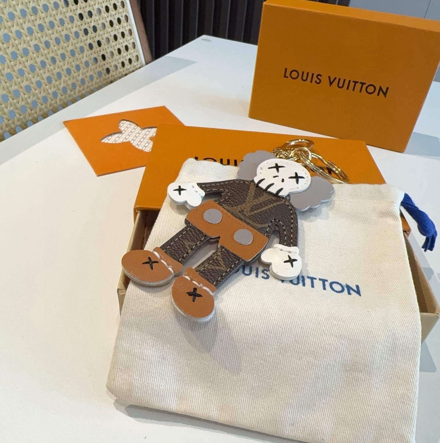 Louis Vuitton x KAWS collaborative bag charm B6022606 - Image 4