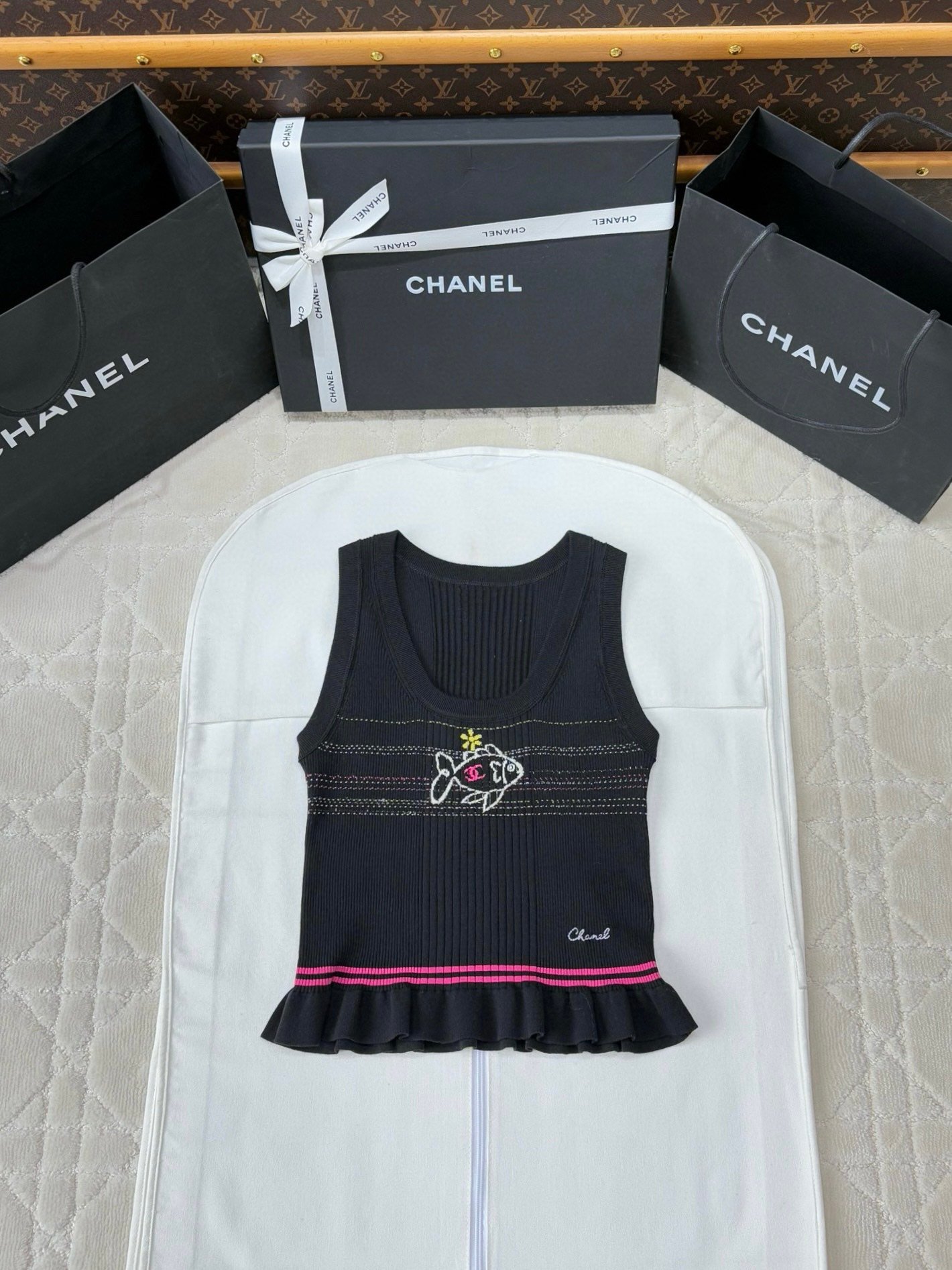 CHANEL Fish-shaped Knitted Backless Top with Straps W6022704 - Image 2