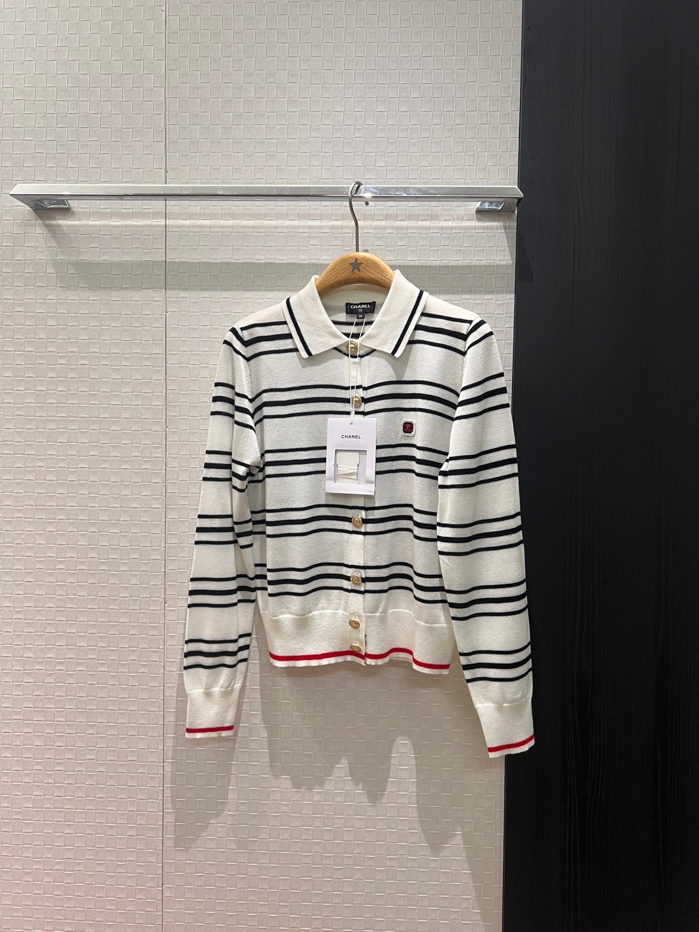 Chanel's striped button-down knitted cardigan W6022705 - Image 2