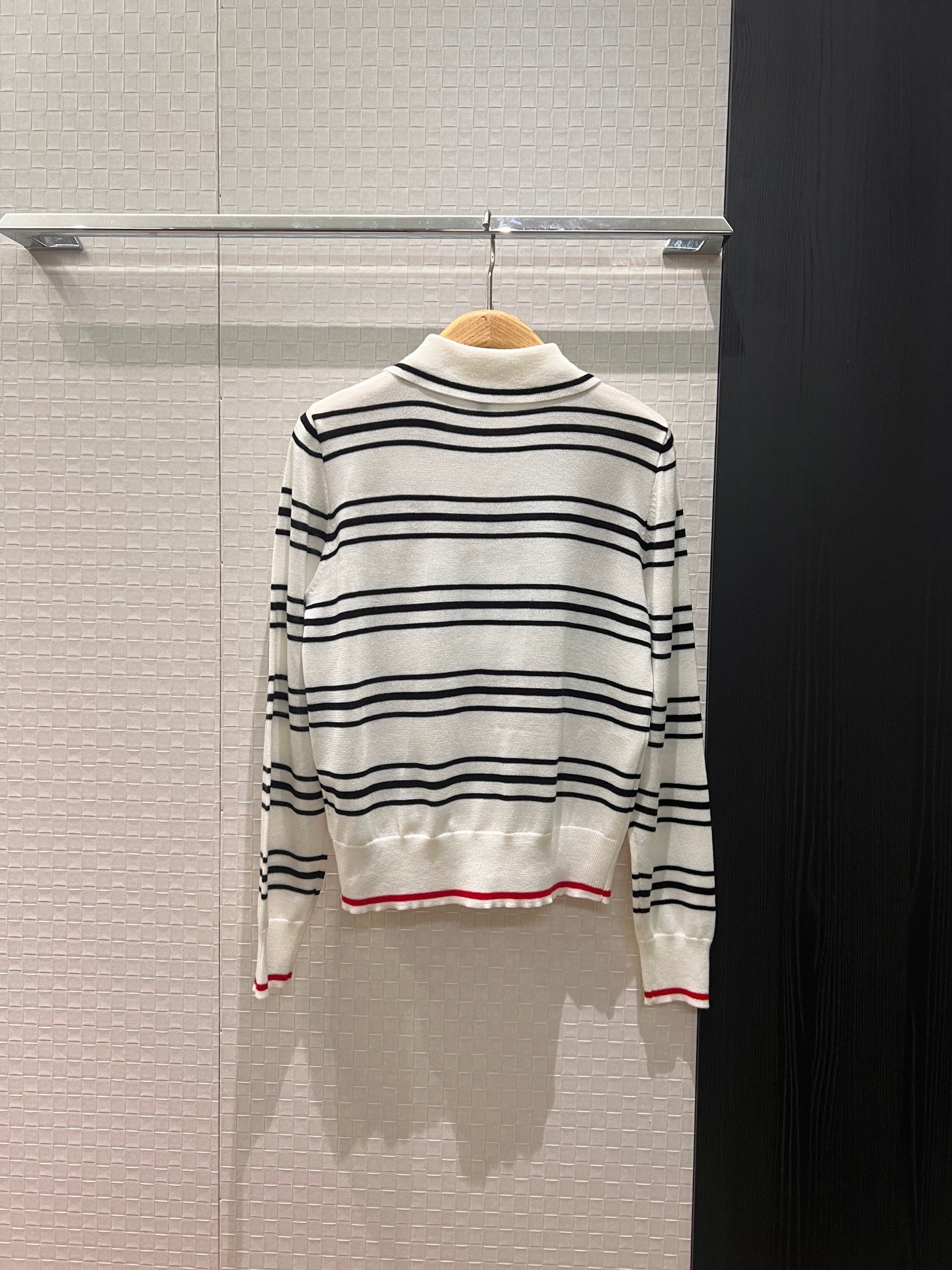 Chanel's striped button-down knitted cardigan W6022705 - Image 3