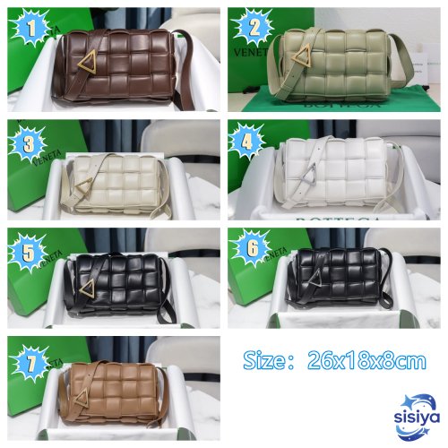 Bottega Veneta - Padded Cassette leather shoulder bag B6021208