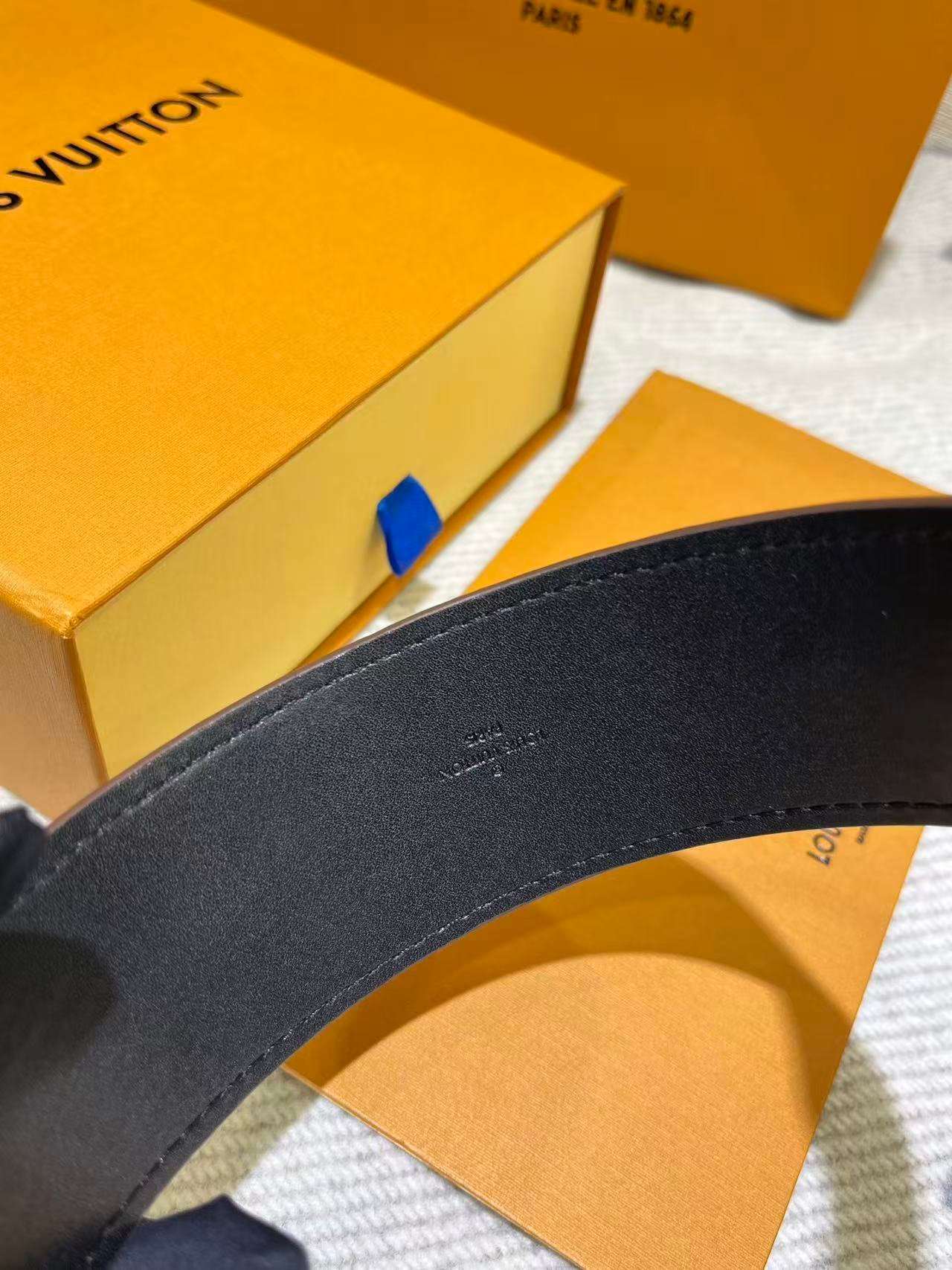 Louis Vuitton LV Outline Headband B6030403 - Image 5