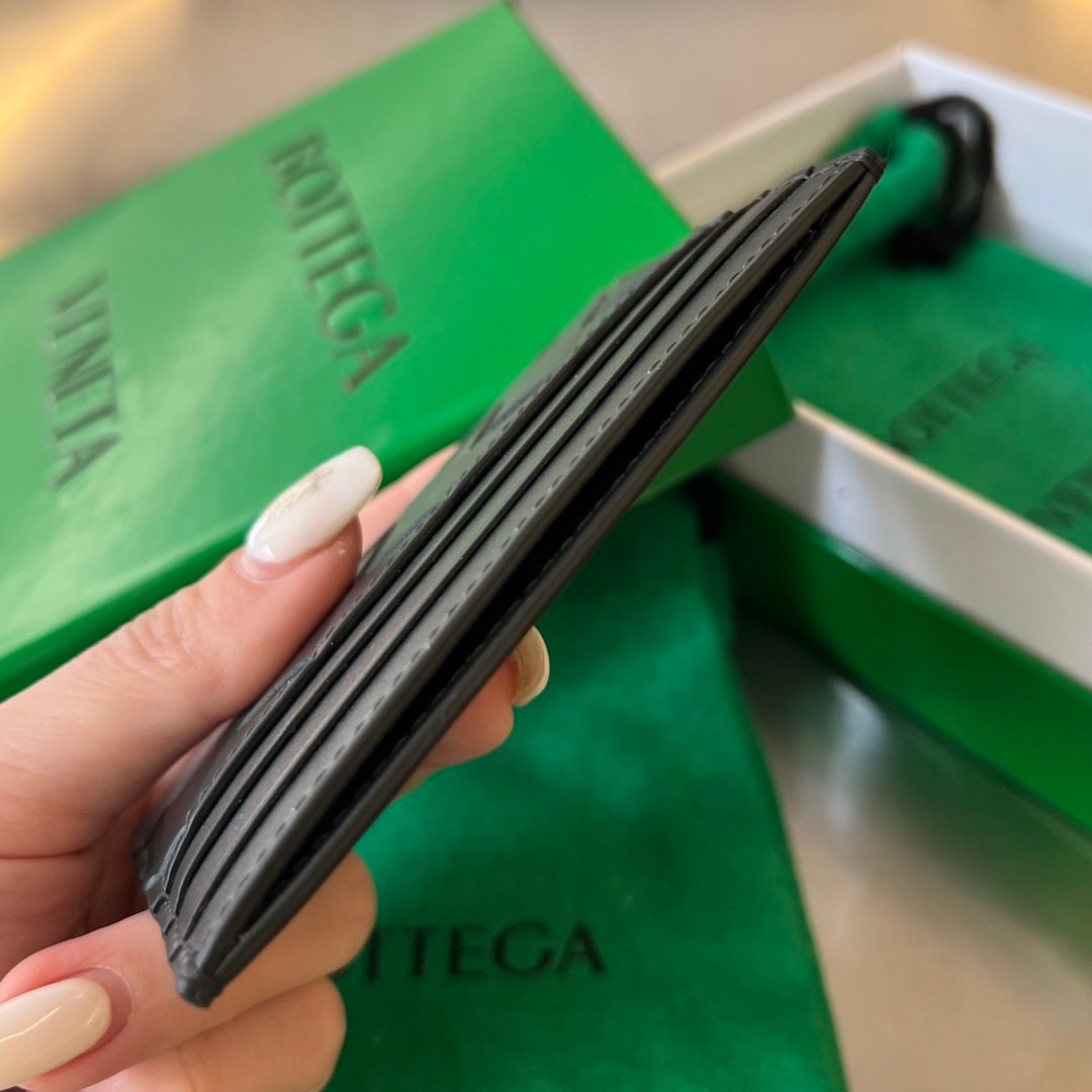 Bottega Veneta Men's Intrecciato Credit Card Case B6030105 - Image 3