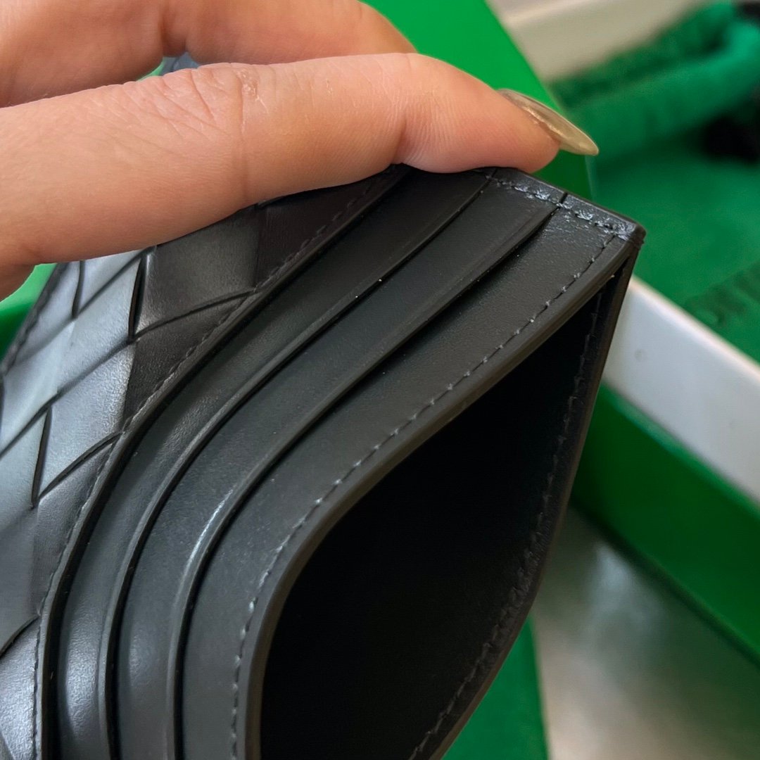 Bottega Veneta Men's Intrecciato Credit Card Case B6030105 - Image 4