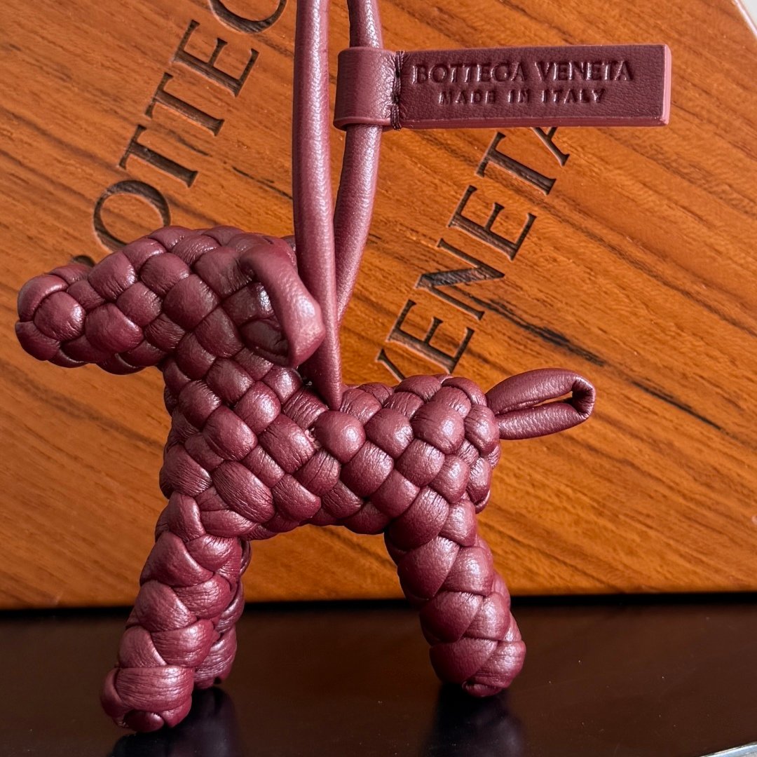 Bottega Veneta Intrecciato leather puppy pendant necklace B6030106 - Image 3