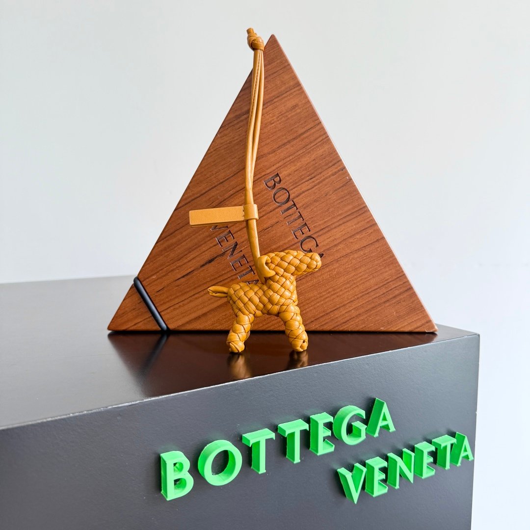 Bottega Veneta Intrecciato leather puppy pendant necklace B6030106 - Image 6