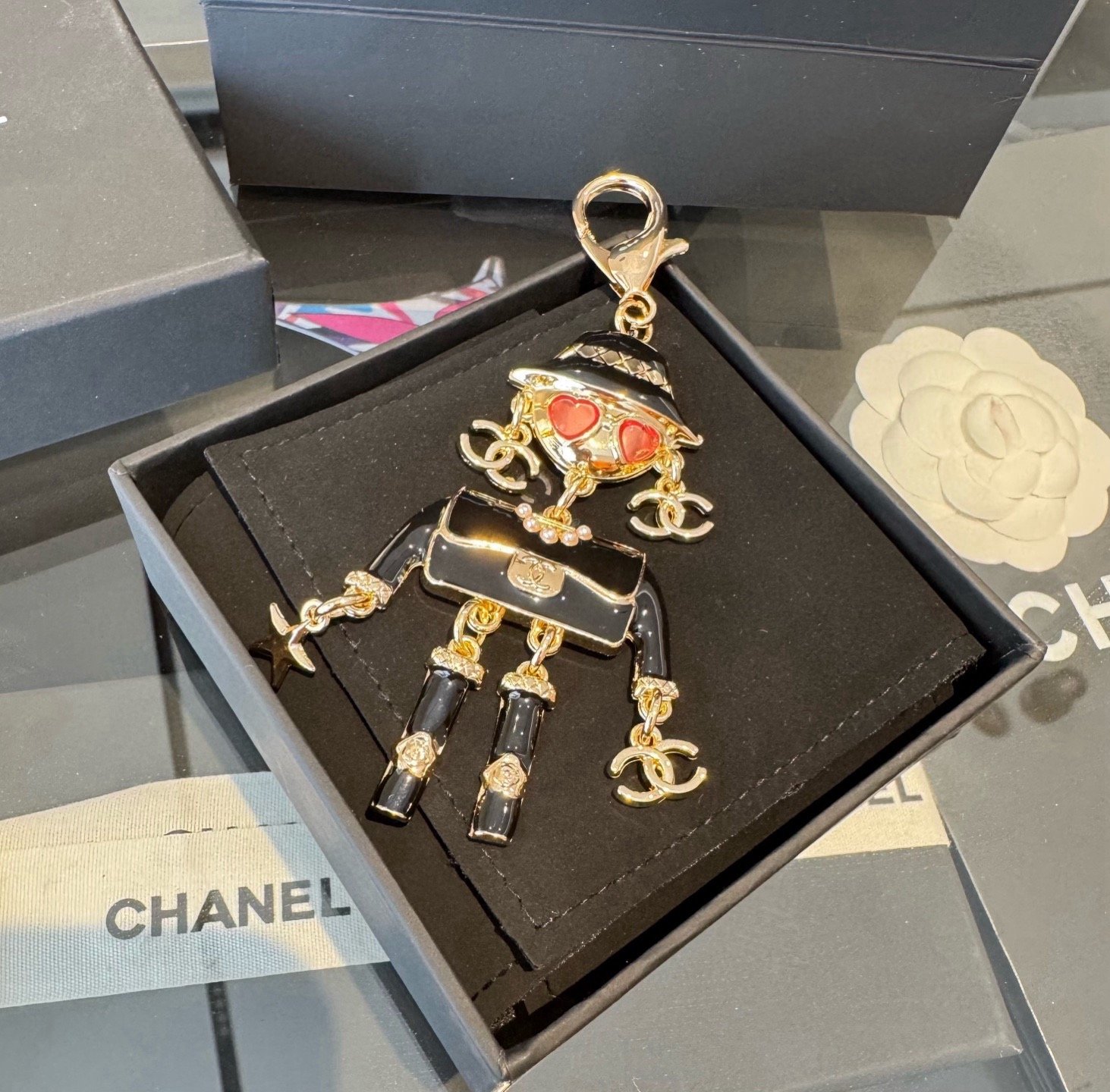 Chanel Bag charm B6030303 - Image 6