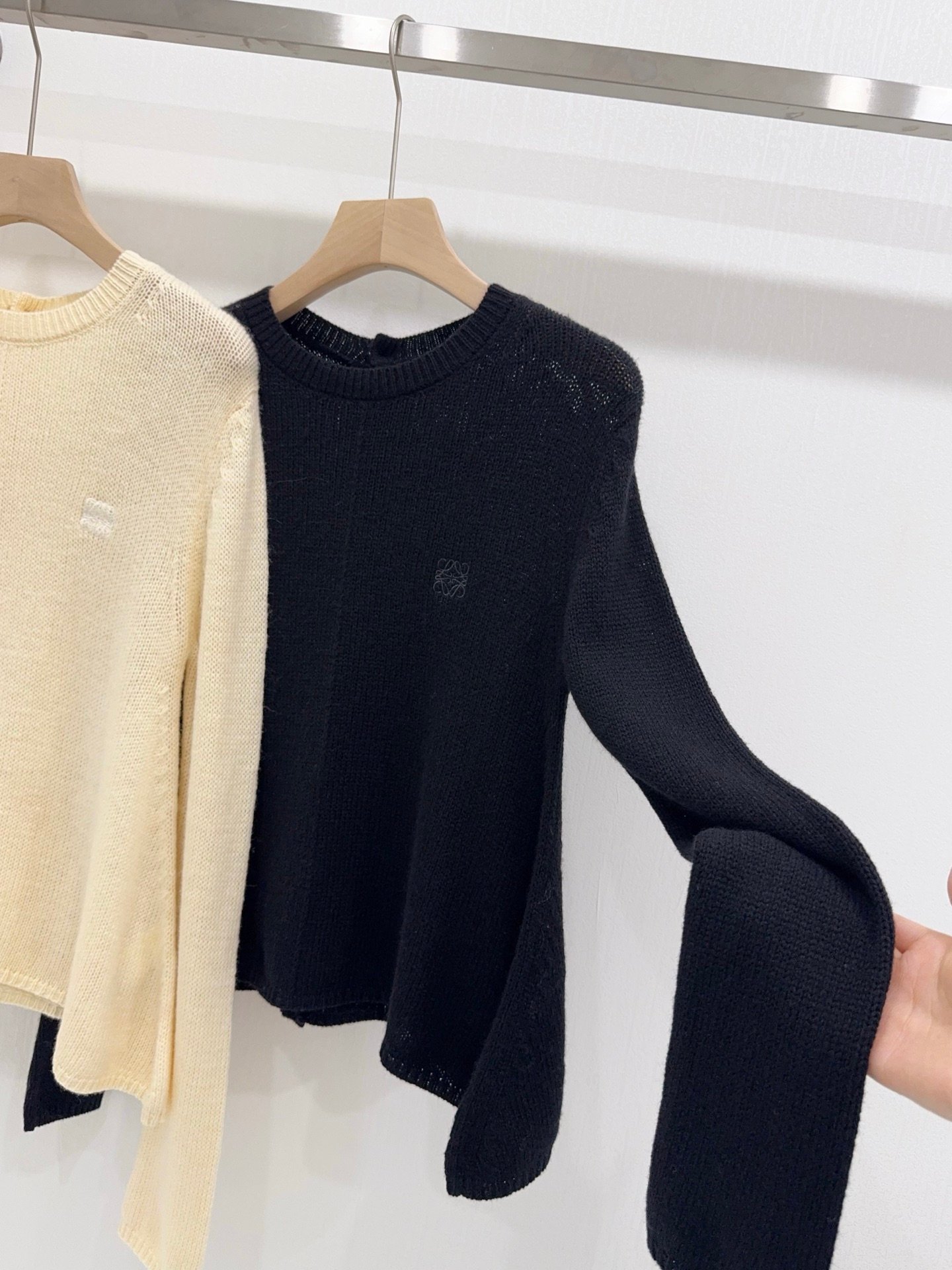 Loewe Sweater in cashmere Beige W6030401 - Image 4