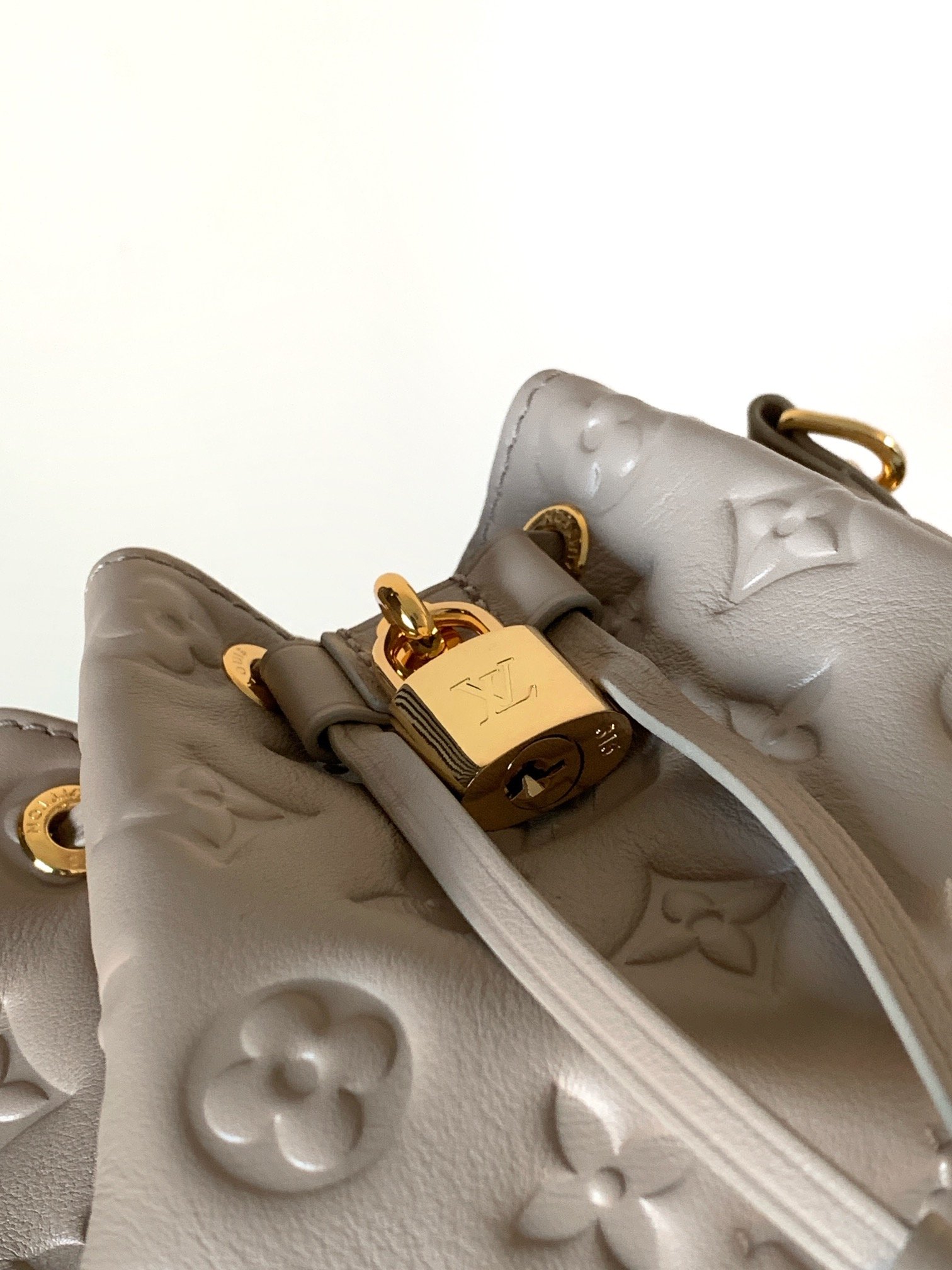 Louis Vuitton Coussin Bucket Coussin - Bags B6030404 - Image 6