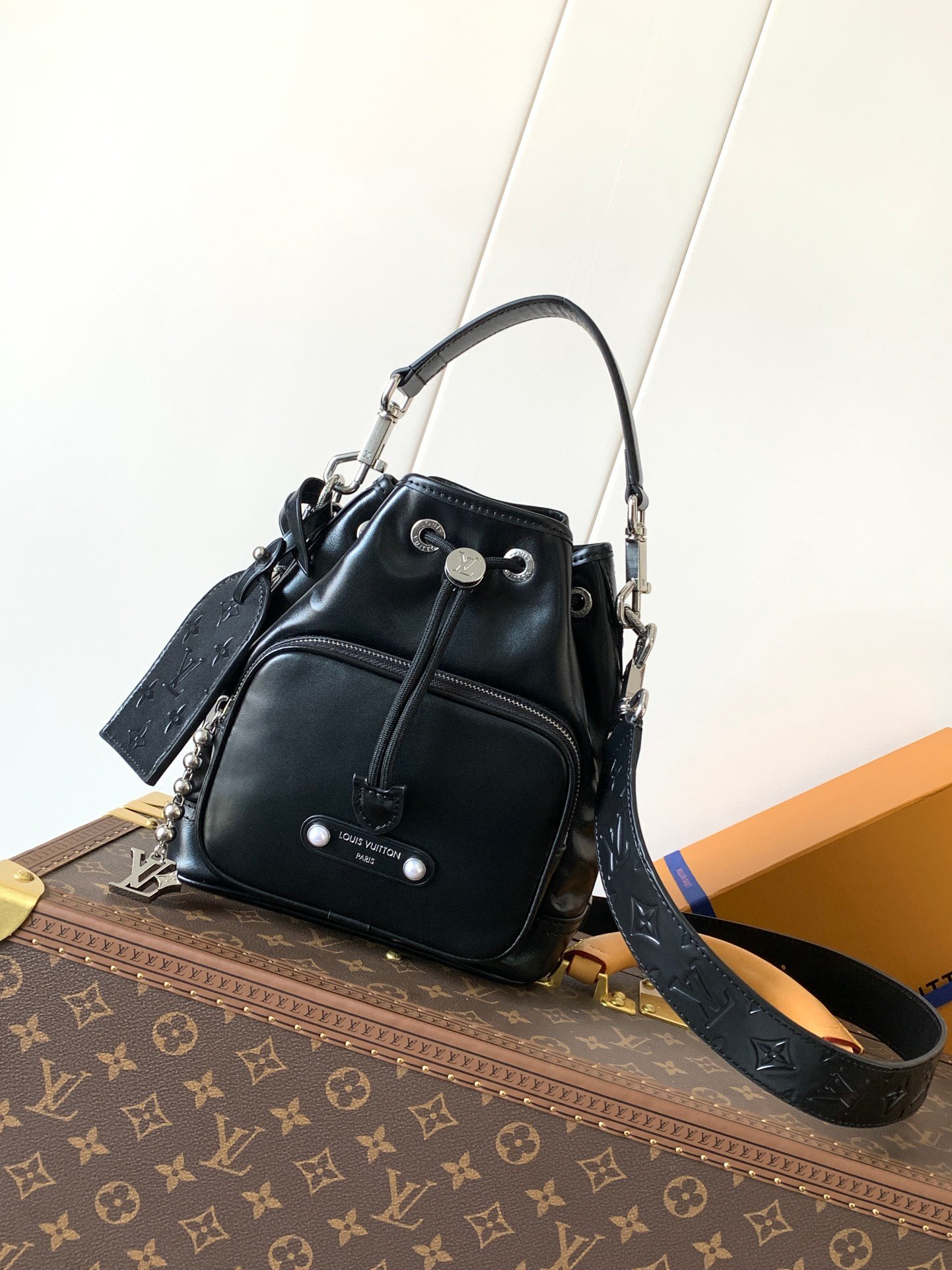 Louis Vuitton Noé Cargo Other Leather - Bags B6031704 - Image 2