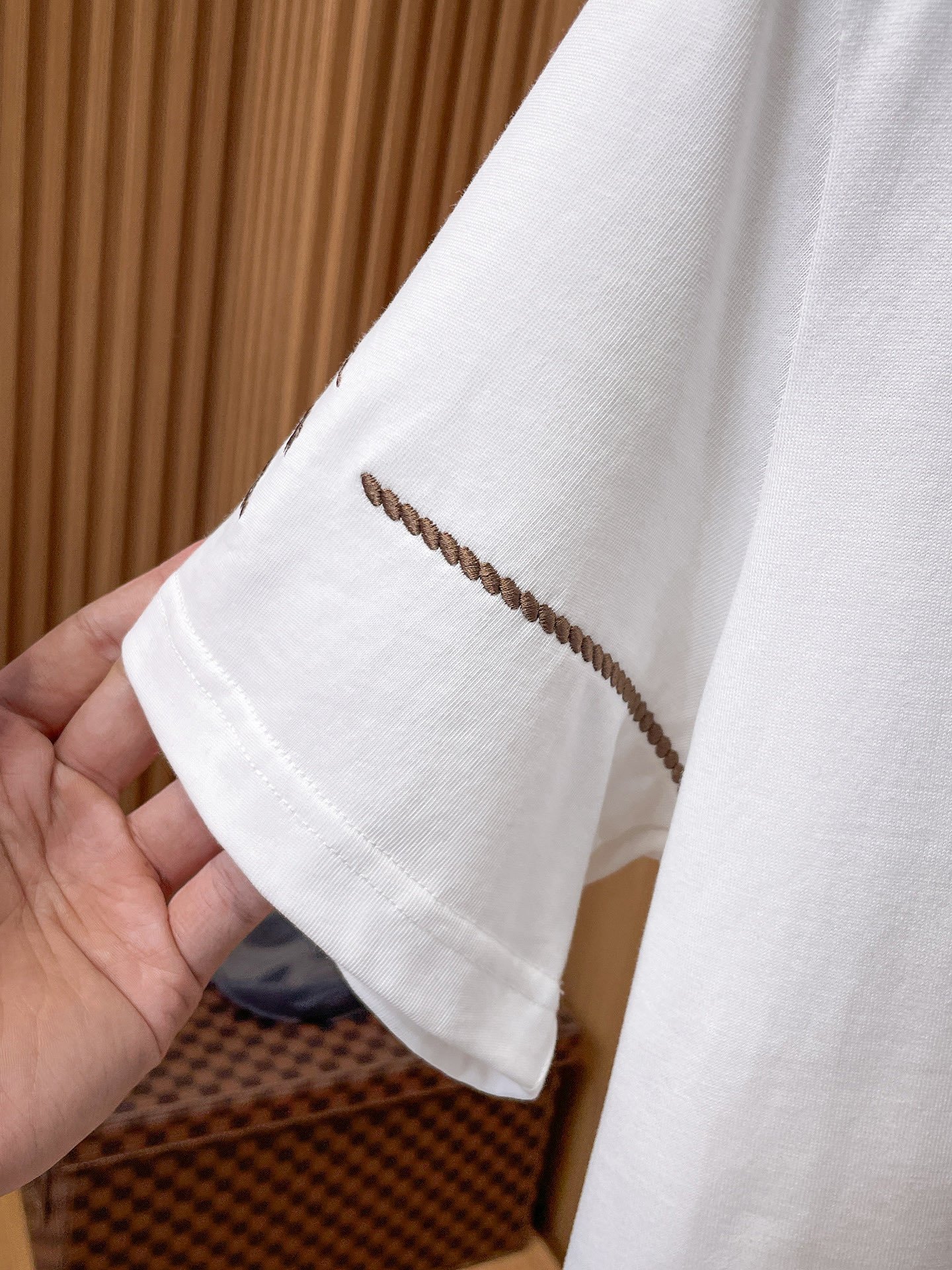 Burberry's 2026 high-end custom-made product features intricate craftsmanship design.M6032001 - Image 5