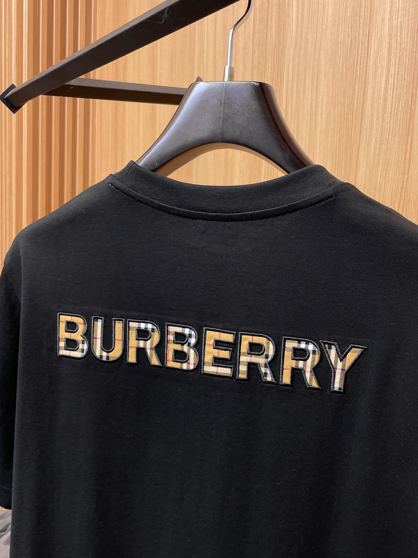 Burberry's 2026 high-end collection 026 - the latest spring/summer 2026 fashion launchM6032002 - Image 3