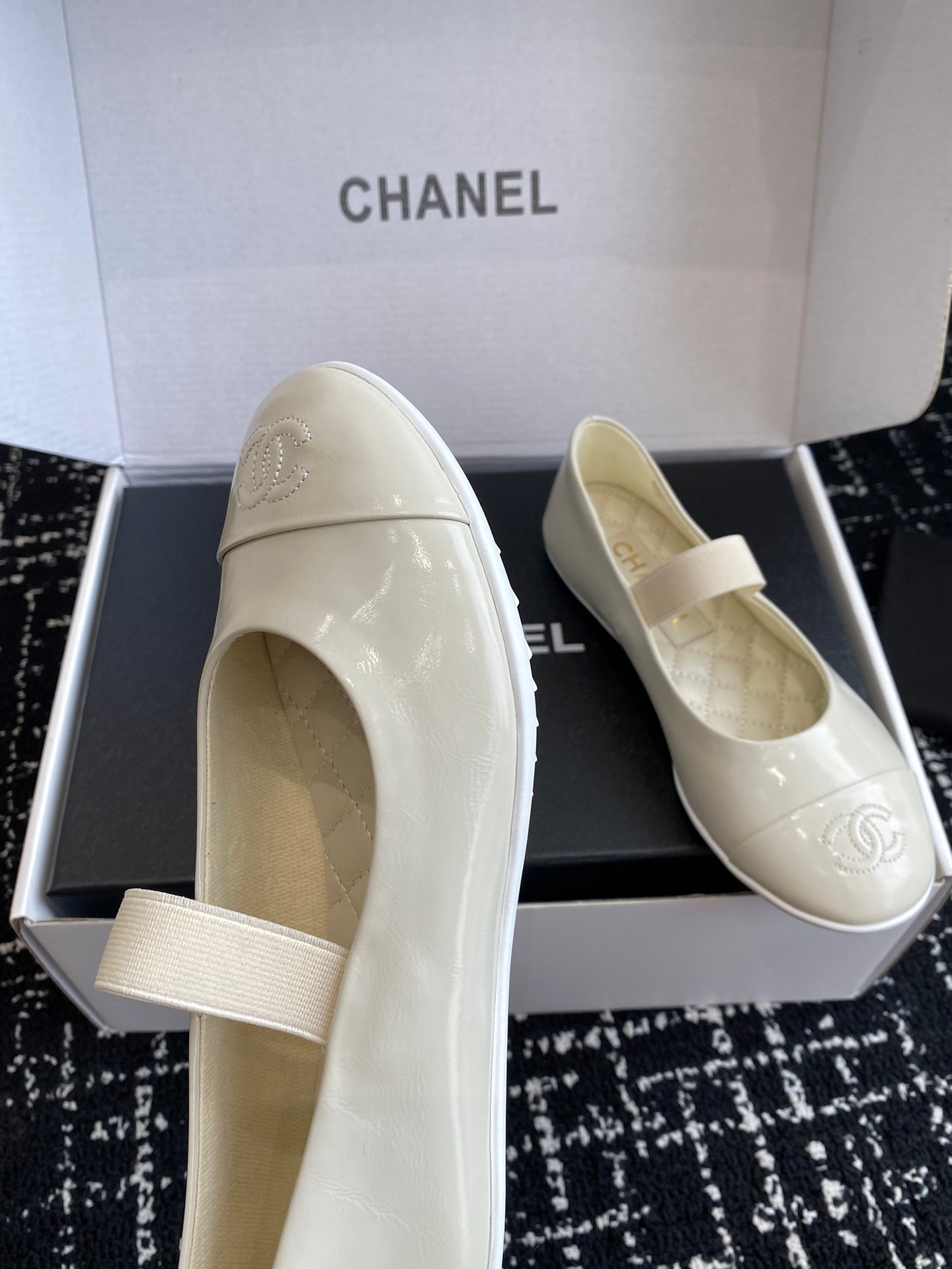 CHANEL Xiao Xiang 25ss fabric imported hybrid sheepskinB6032007 - Image 2