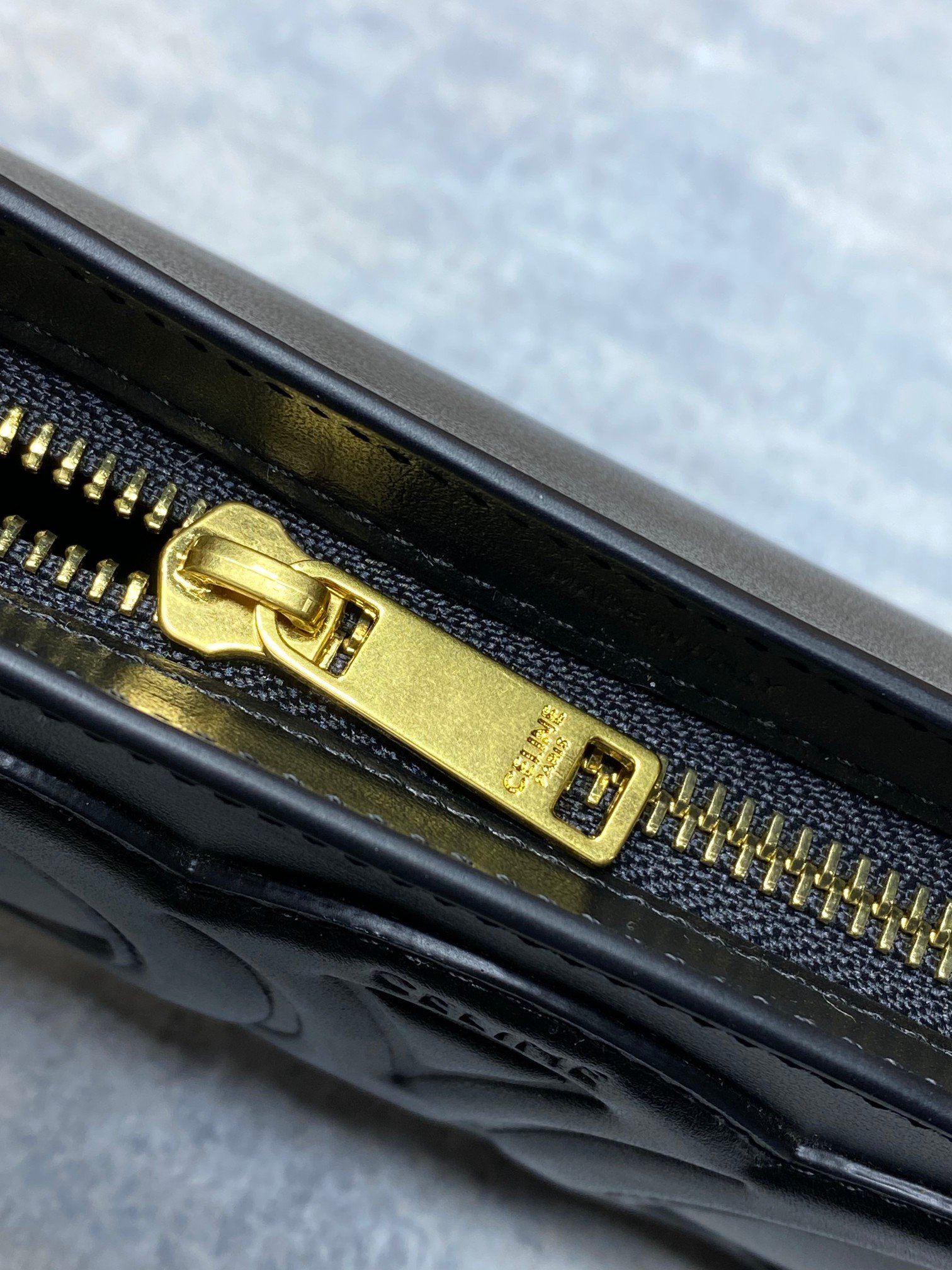 Celine Smooth Calfskin Cuir Triomphe Shoulder Bag B6032104 - Image 7