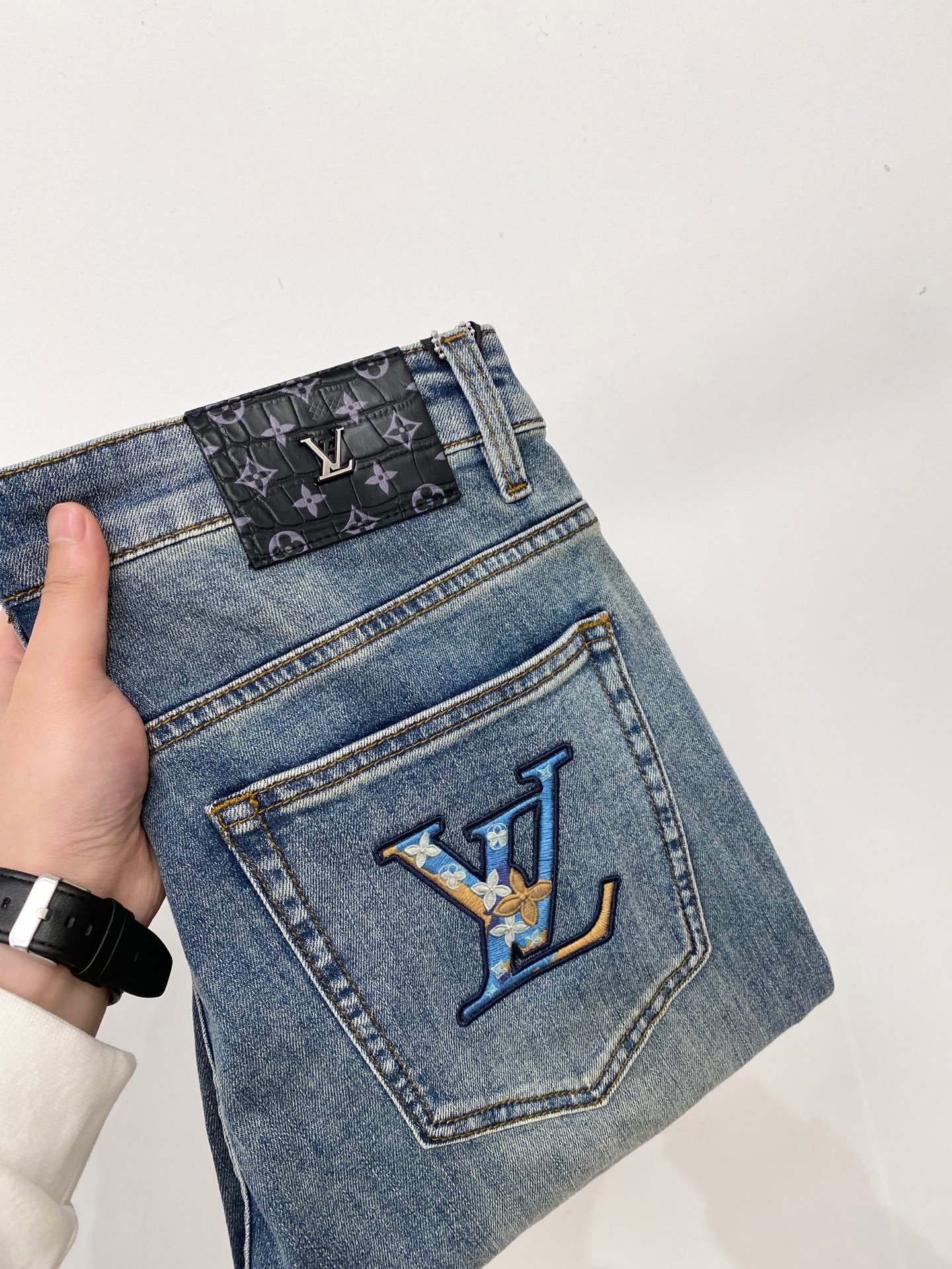 LV, 2026 Latest Collection Counter QualityM6032202 - Image 2