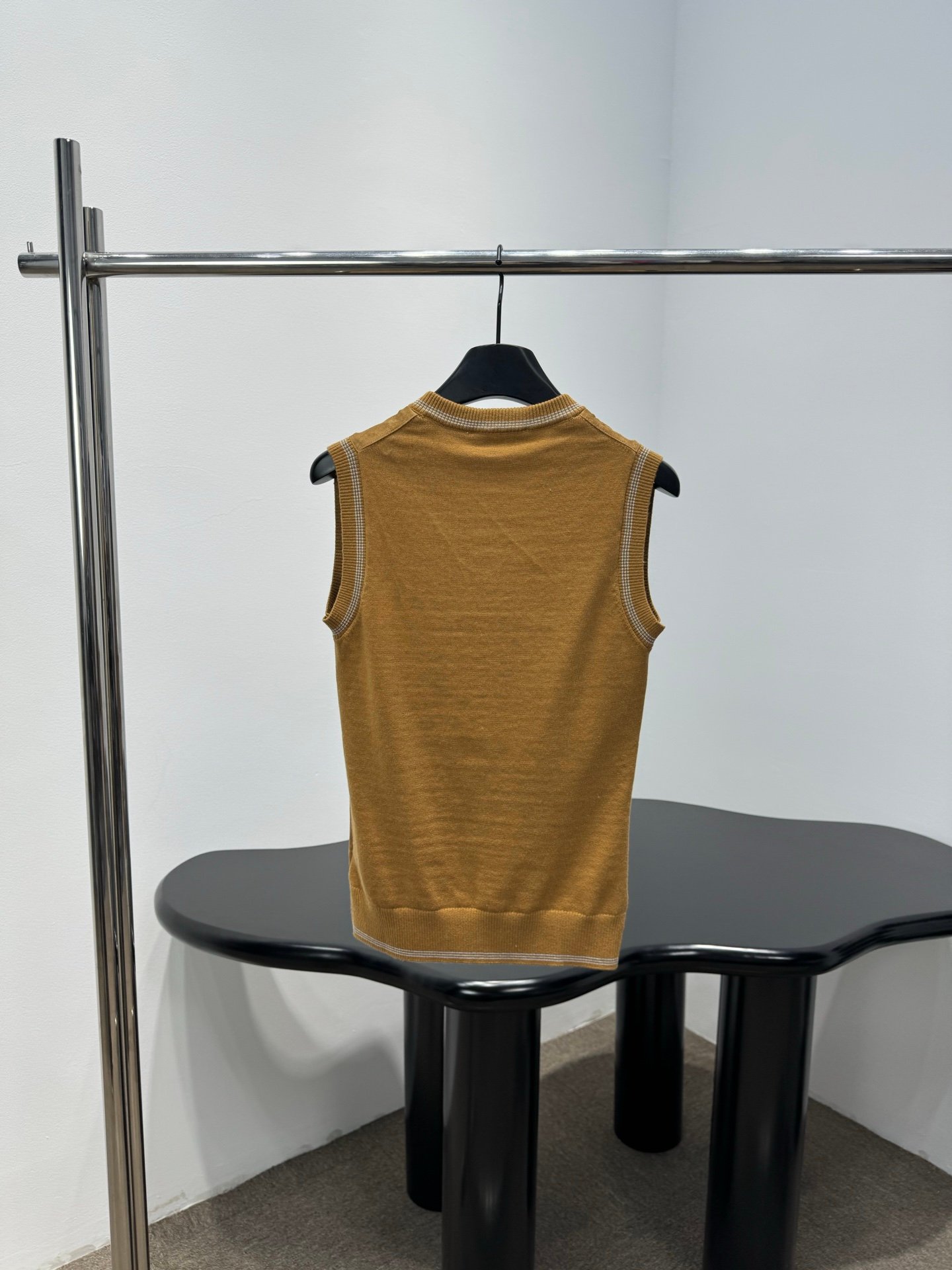 Miu Miu brown suede style V-neck pullover shirt W6032401 - Image 4