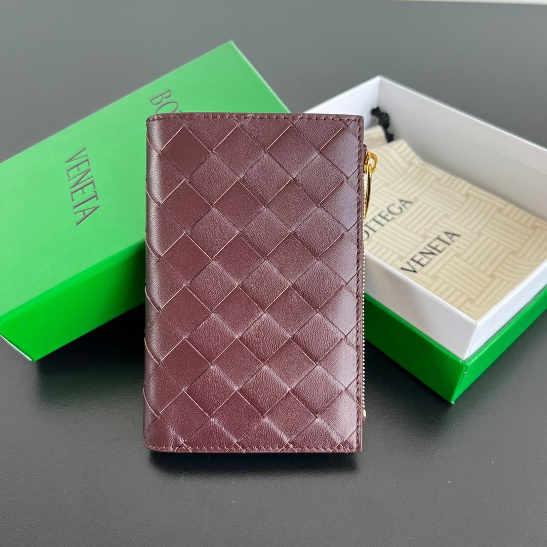 Bottega Veneta Women's Intrecciato Medium B6032704 - Image 2