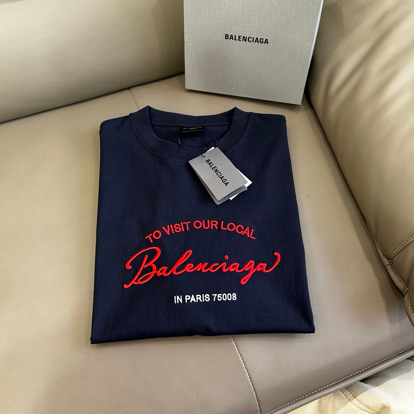 Balenciaga Spring 2026 New Arrival: Embroidered Handwritten Slogan T-shirtM6032802 - Image 3
