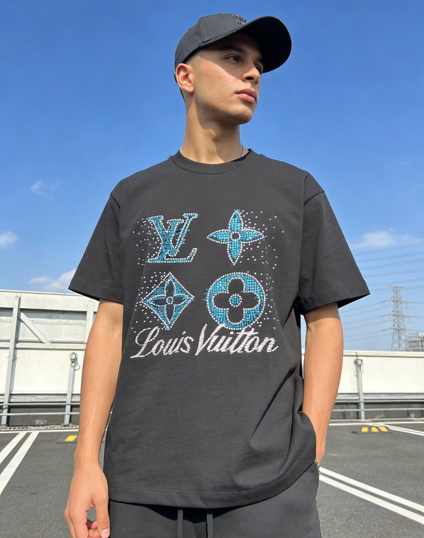 LV embroidery + pearl and shell rhinestone embellishmentM6032806 - Image 10