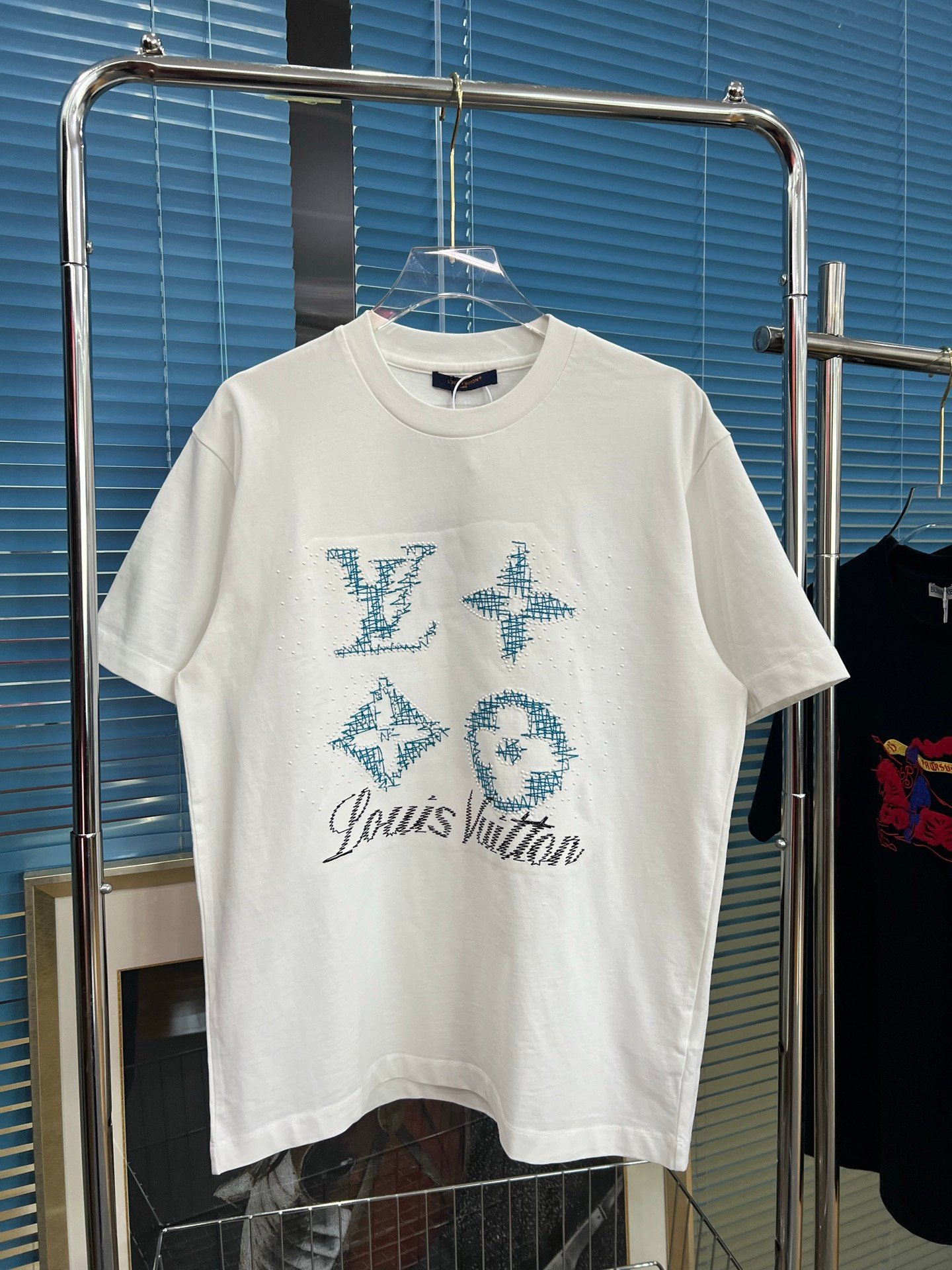 LV embroidery + pearl and shell rhinestone embellishmentM6032806 - Image 2