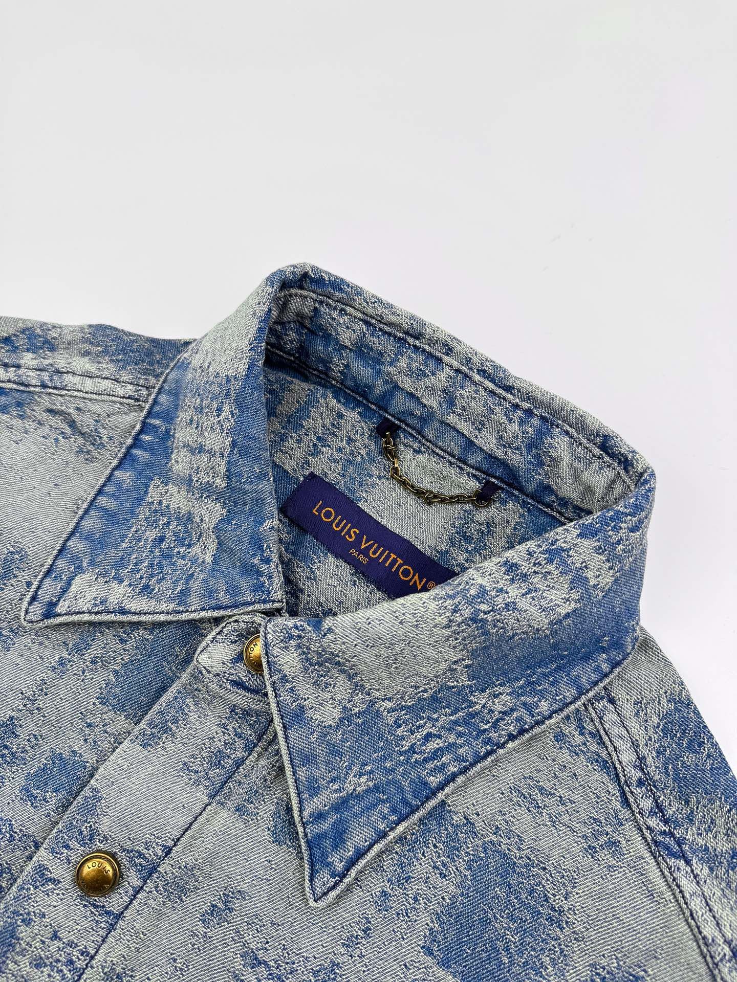 LOUIS VUITTON Logo Denim Short-Sleeved ShirtM6032807 - Image 4