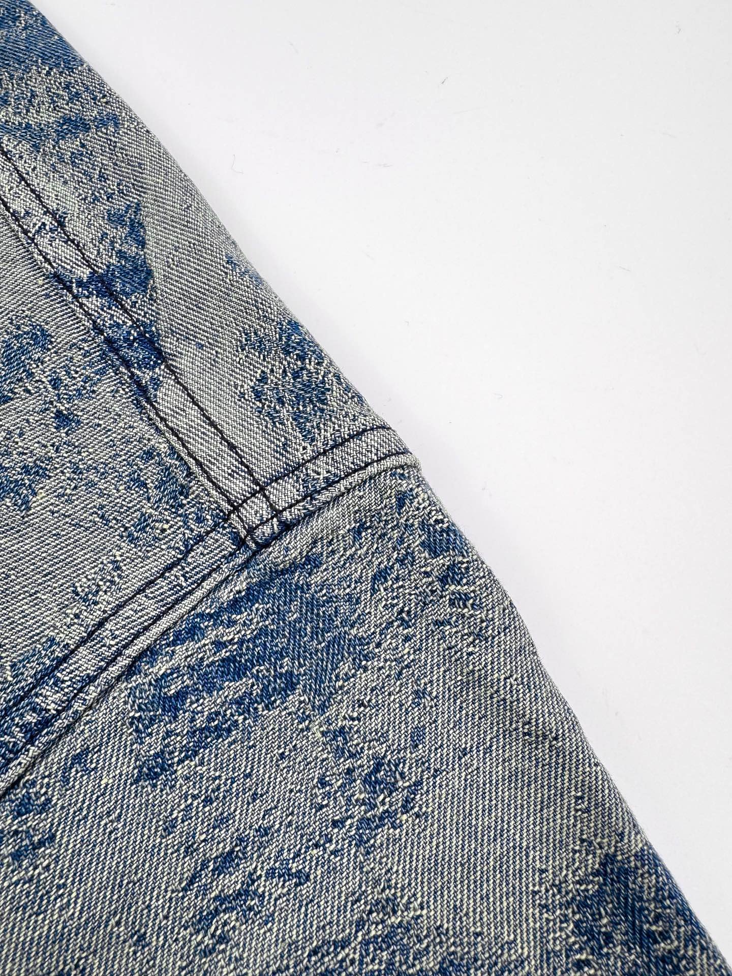 LOUIS VUITTON Logo Denim Short-Sleeved ShirtM6032807 - Image 6