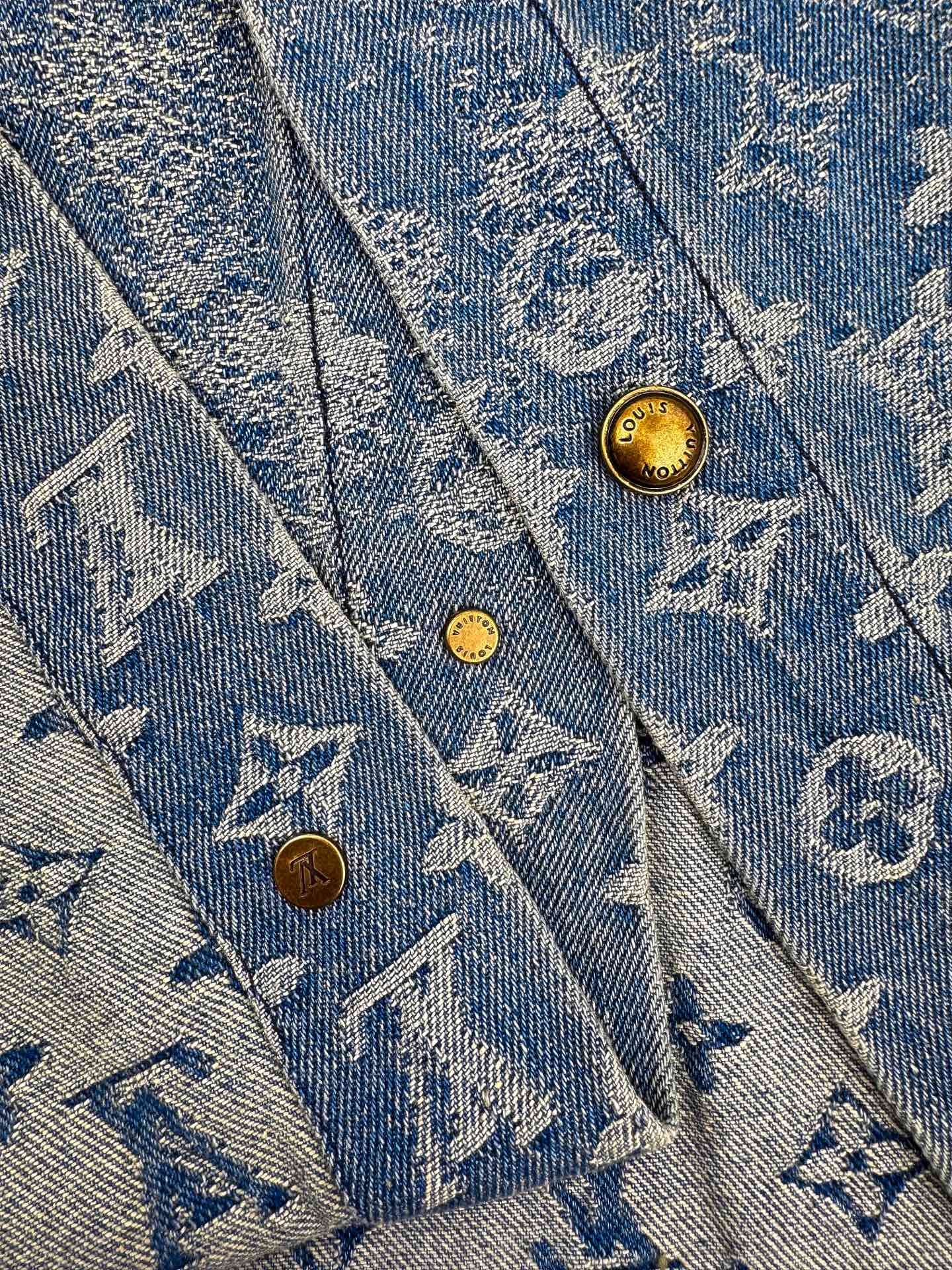 LOUIS VUITTON Logo Denim Short-Sleeved ShirtM6032807 - Image 5