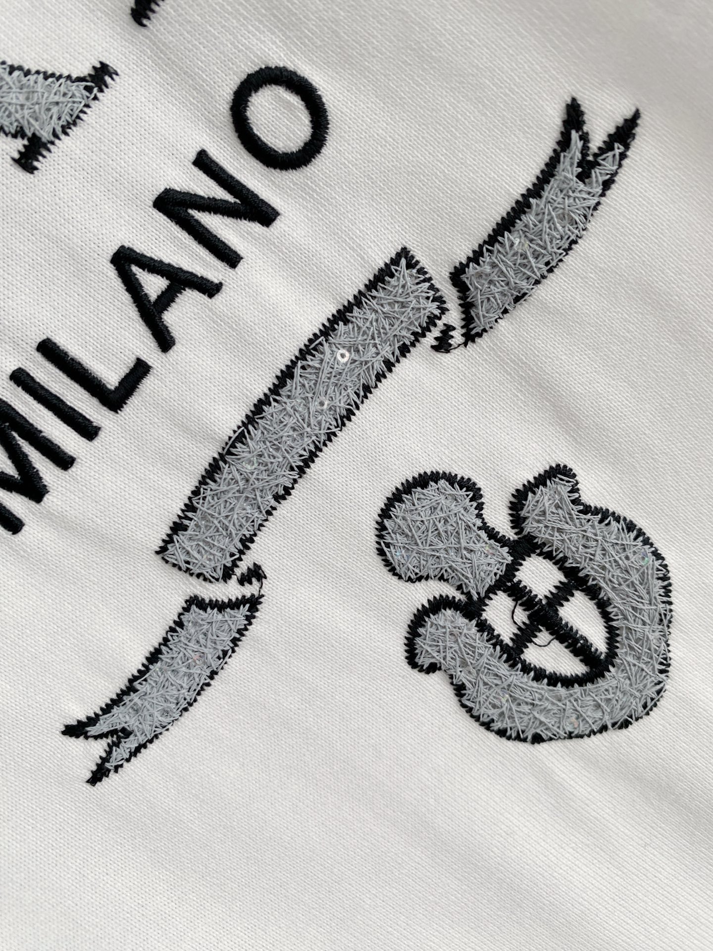 Prada's 2026 Spring/Summer New Collection LaunchesM6032903 - Image 9