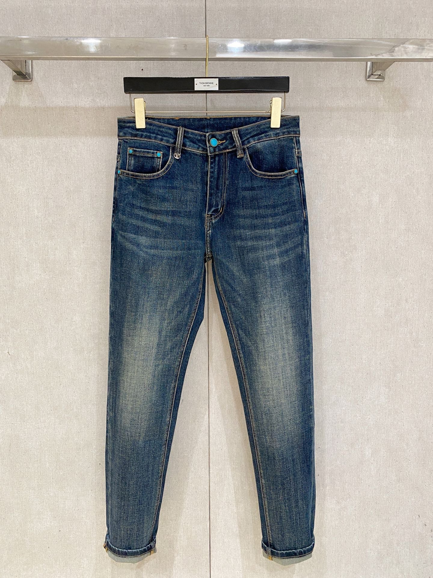 LV (Louis Vuitton) Introduces Latest Men's Denim Jeans in 2026M6032905 - Image 2