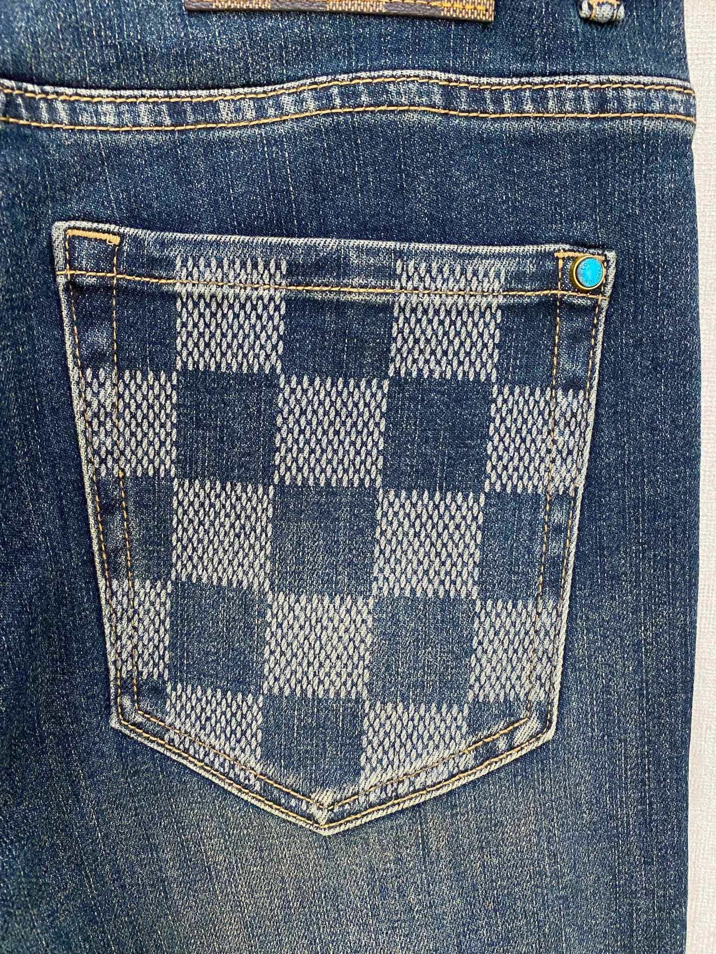 LV (Louis Vuitton) Introduces Latest Men's Denim Jeans in 2026M6032905 - Image 8