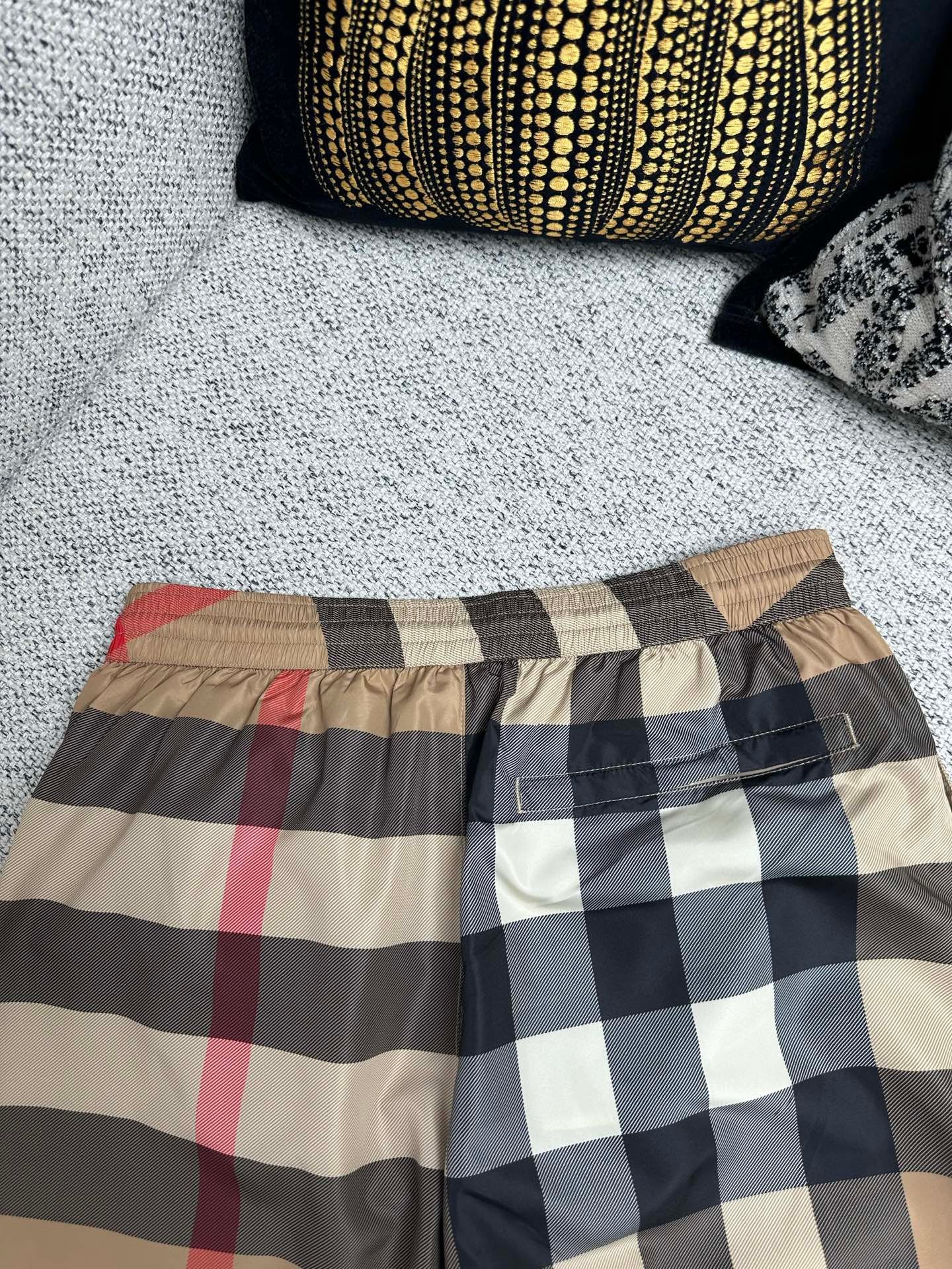 Burberry New drawstring swimming pantsM6033102 - Image 4