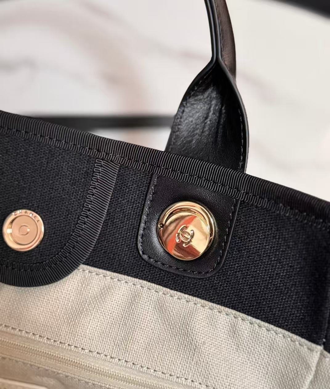 Xiaoxiang Classic Pearl Beach BagB6032506 - Image 8