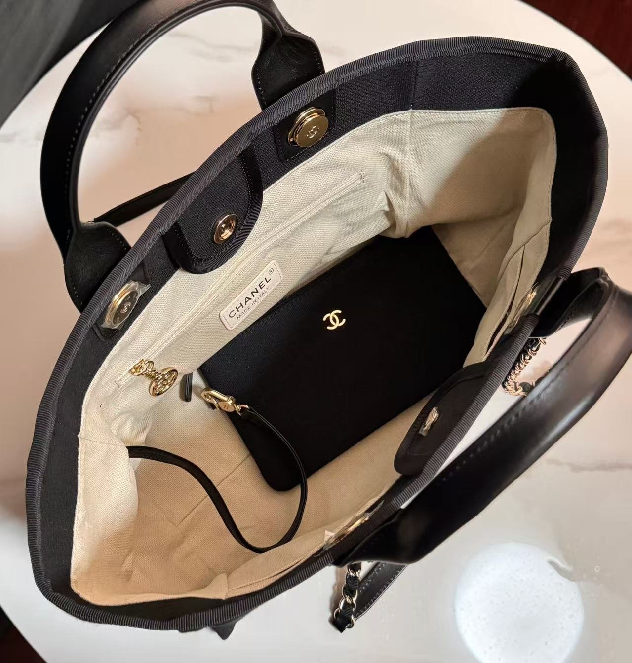 Xiaoxiang Classic Pearl Beach BagB6032506 - Image 7