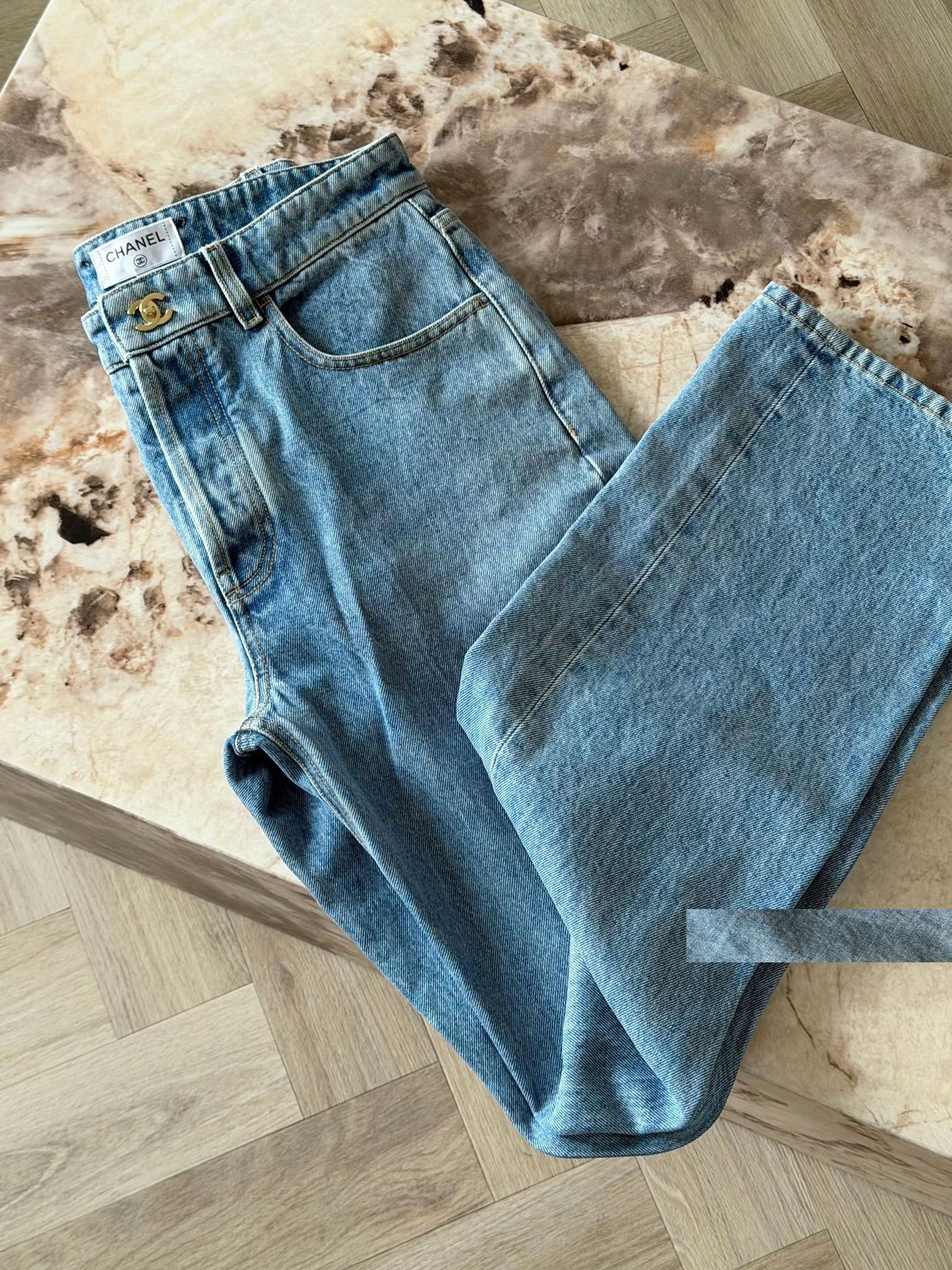 Chanel light blue jeans W6041002