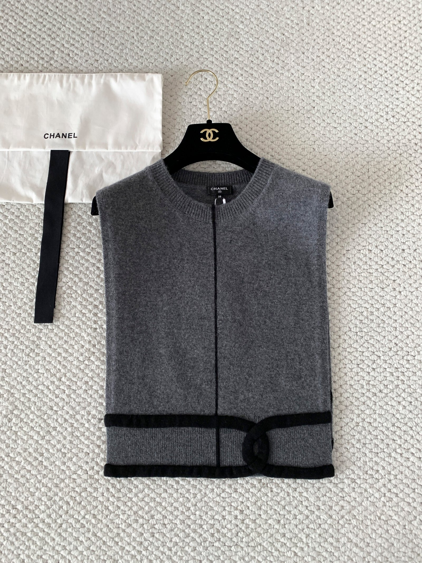 Chanel Knitted Cardigan W6040404 - Image 2