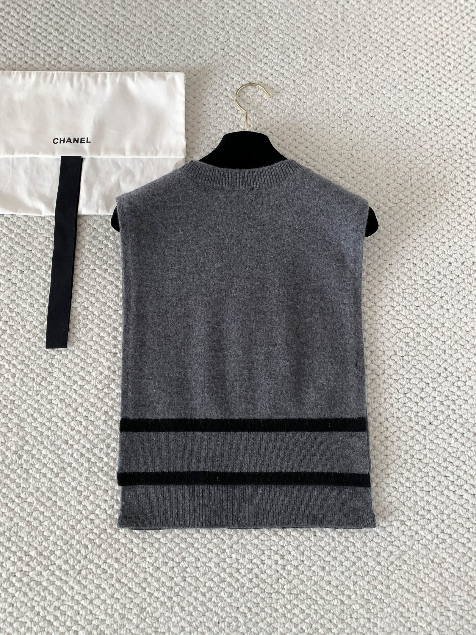 Chanel Knitted Cardigan W6040404 - Image 3