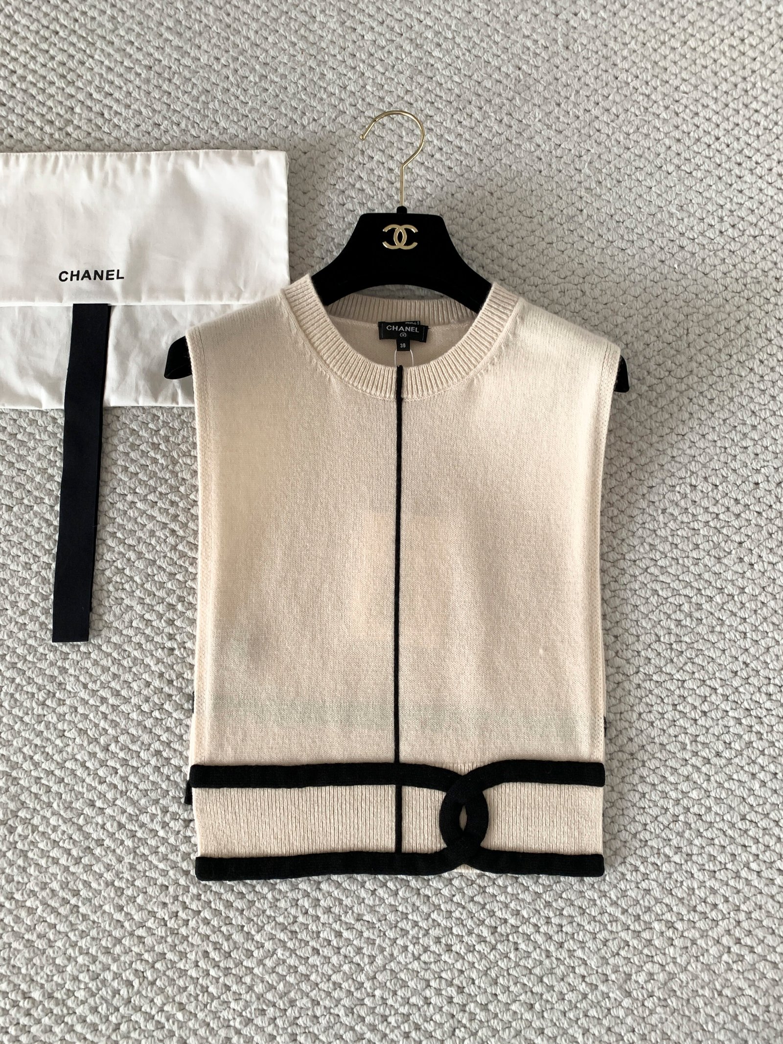 Chanel Knitted Cardigan W6040404 - Image 4