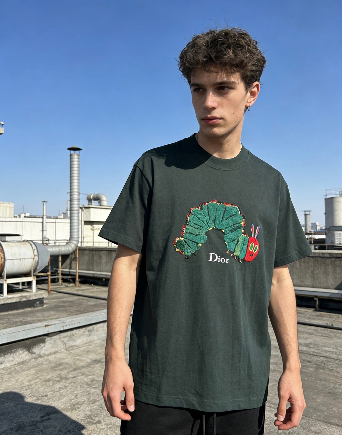 LVT T-shirt is newly and exclusively launched.M6041105 - Image 3