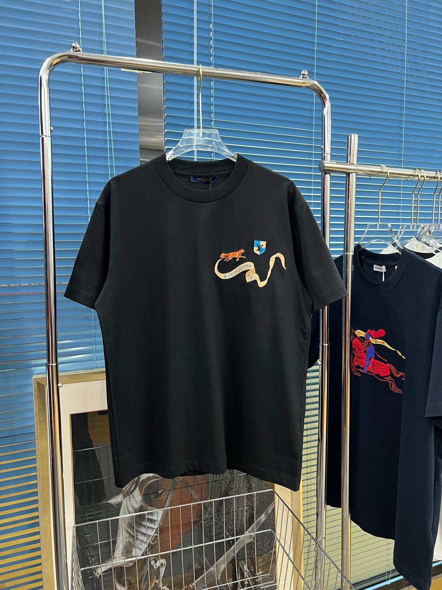 LVT T-shirt is newly and exclusively launched.M6041105 - Image 7