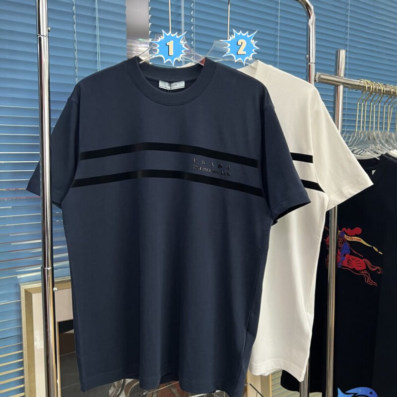 Prada~ With its unique design, it is exclusive to the market.M6041301