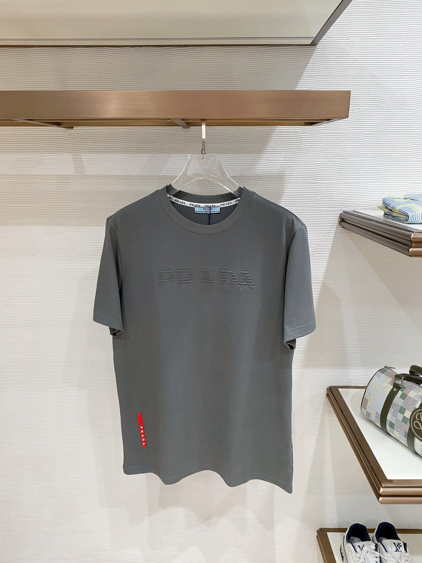 Prada 2026 Spring/Summer Year of the Horse New Year Gift T-shirt (Short Sleeve)M6041402 - Image 2