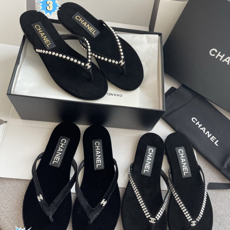 CHANEL black velvet platform sandals B6041401