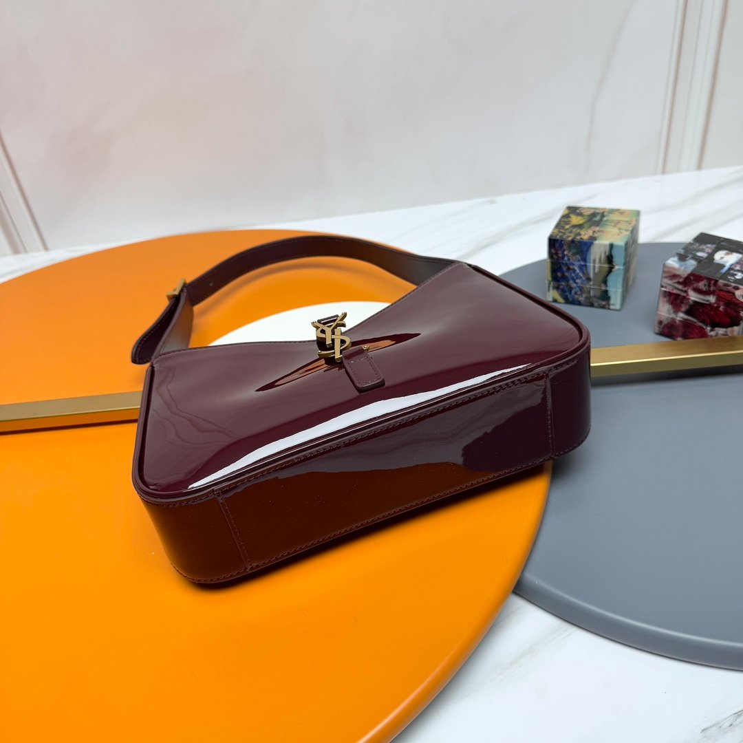 Saint Laurent Le 5 à 7 Mini Bag in Patent Leather B6041403 - Image 4