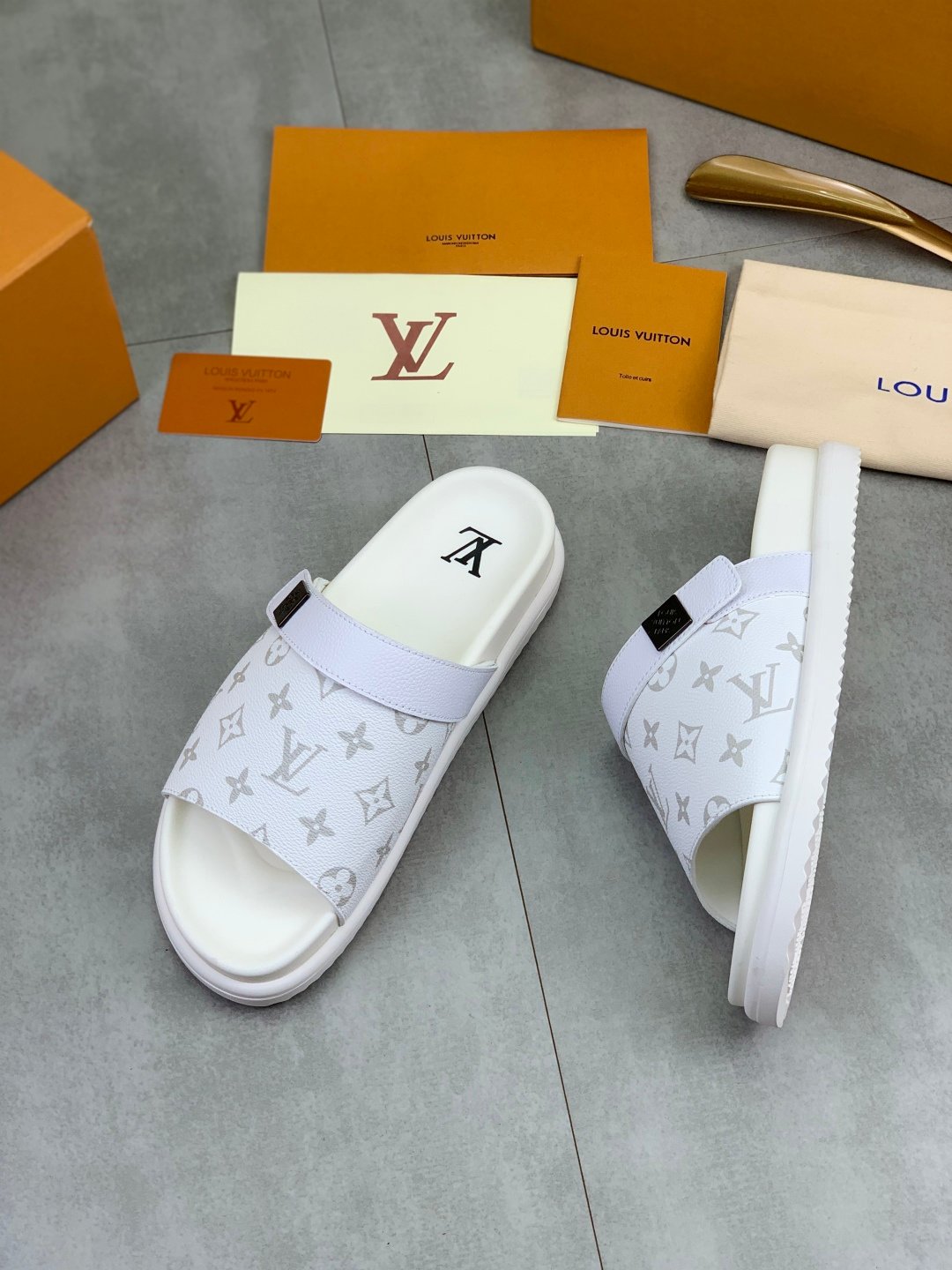 LOUIS VUITTON classic half-trimmed leather shoesB6041601 - Image 3