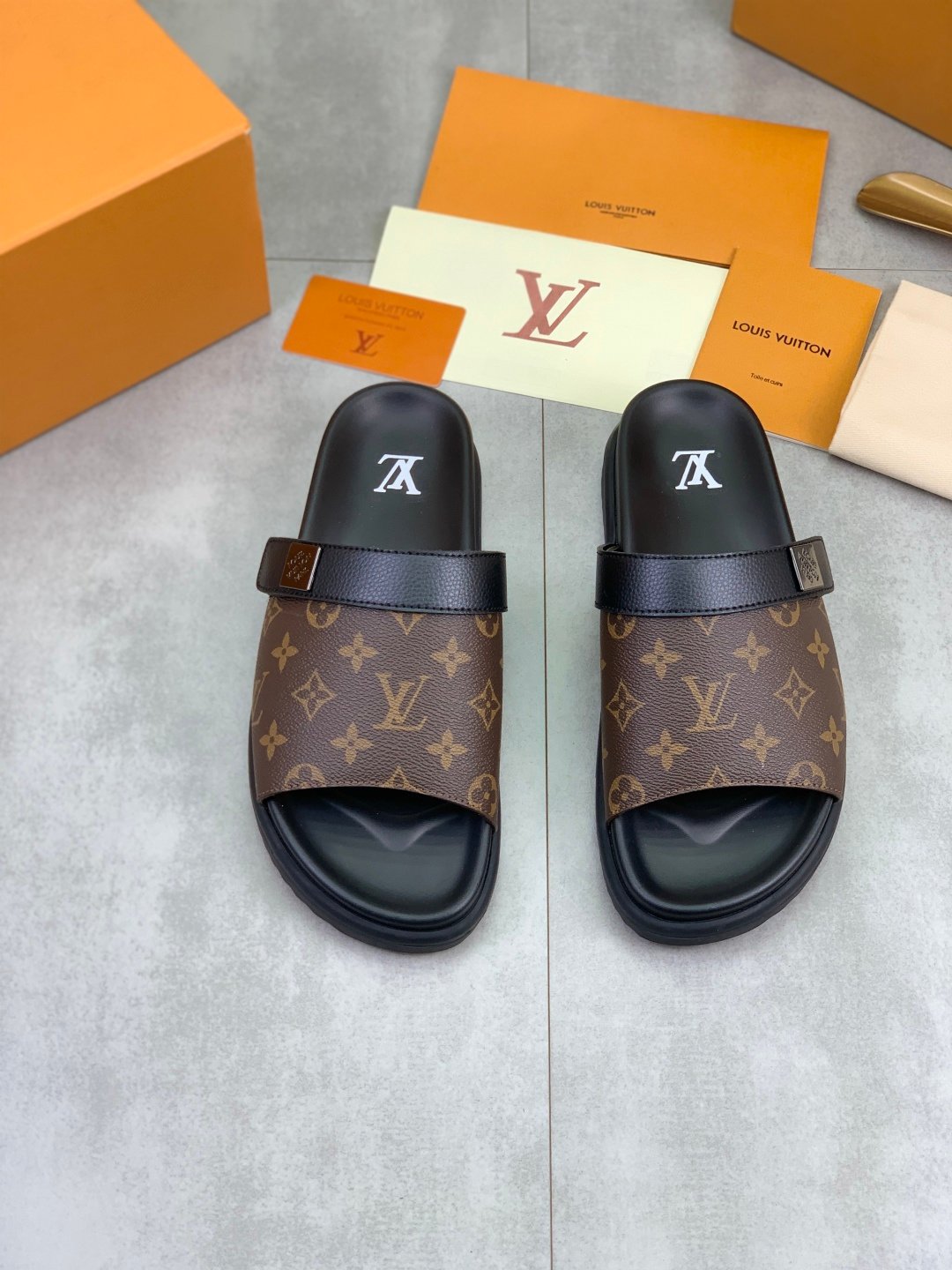 LOUIS VUITTON classic half-trimmed leather shoesB6041601 - Image 10