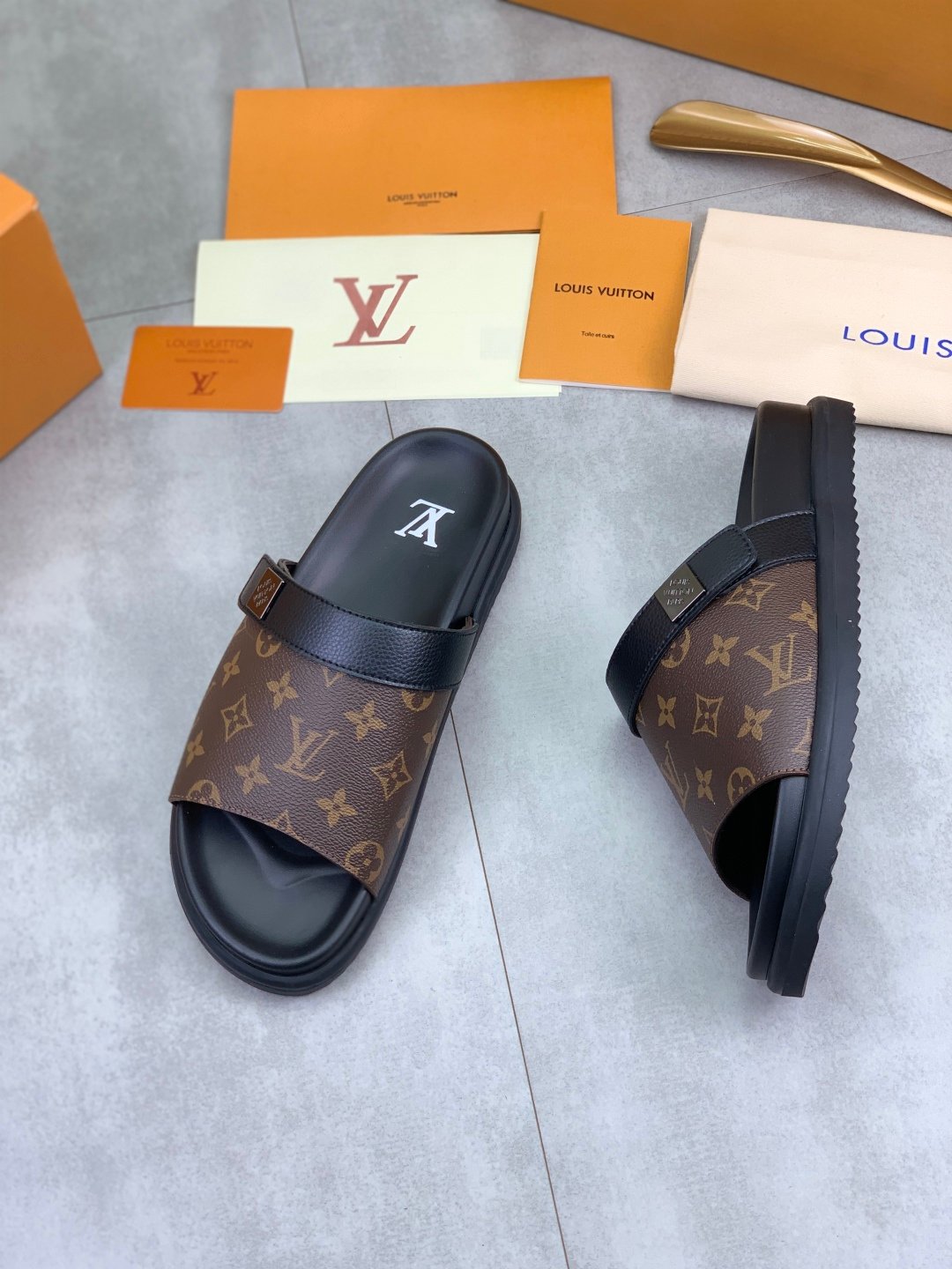 LOUIS VUITTON classic half-trimmed leather shoesB6041601 - Image 12