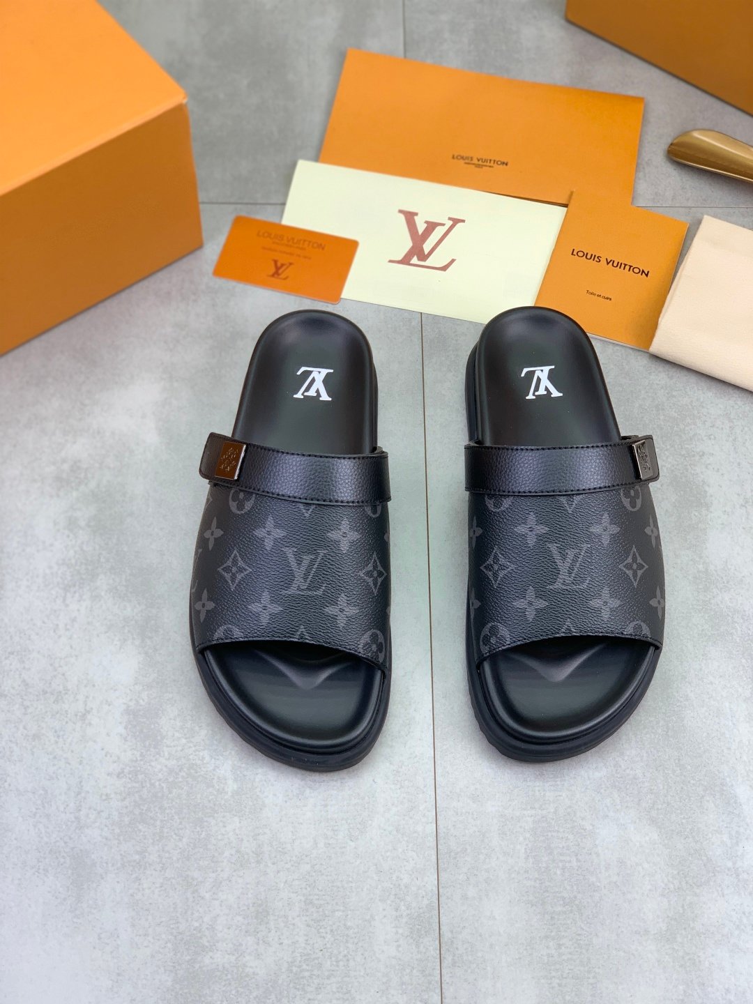 LOUIS VUITTON classic half-trimmed leather shoesB6041601 - Image 7