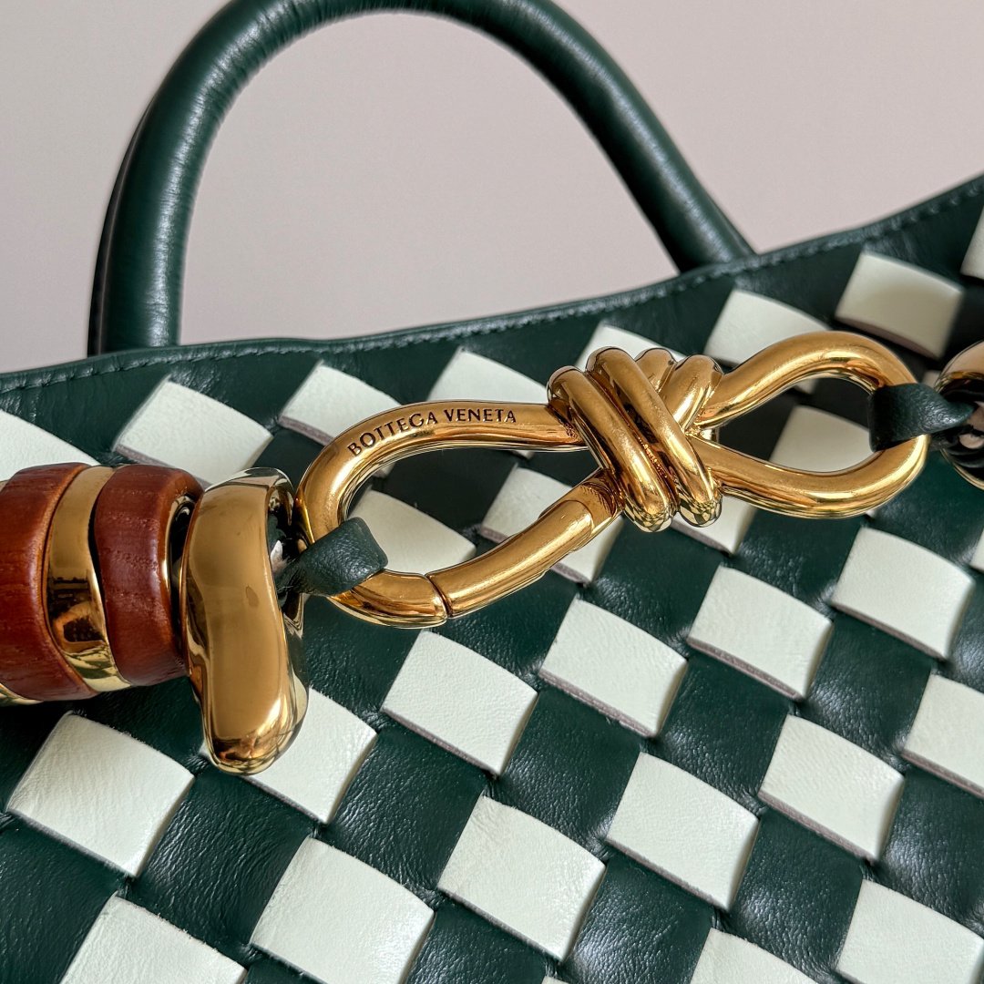 Bottega Veneta Andiamo Small Bicolor Intrecciato Top-Handle B6041605 - Image 3