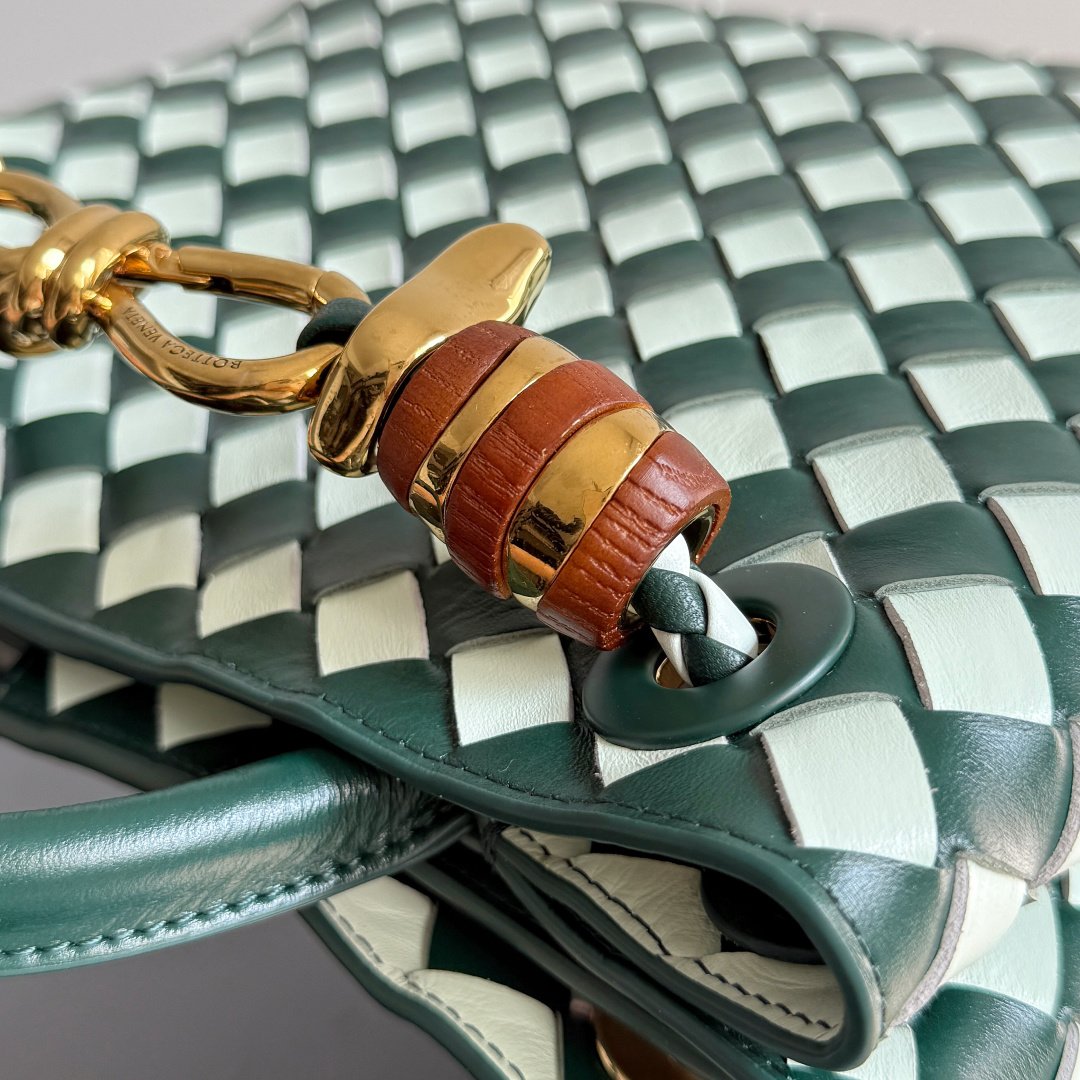 Bottega Veneta Andiamo Small Bicolor Intrecciato Top-Handle B6041605 - Image 6