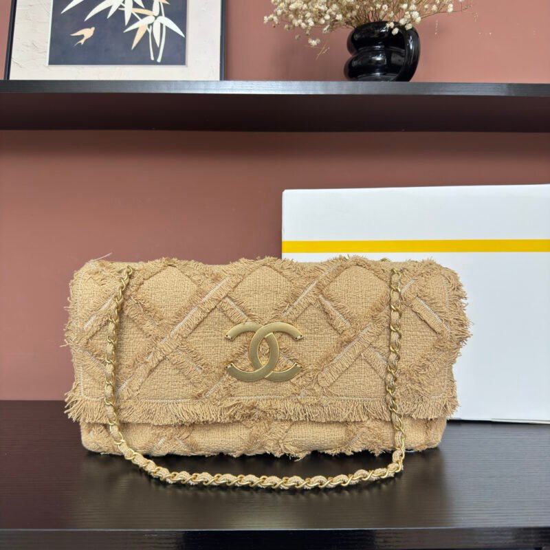 CHANEL Nature Tweed Knitted Oversized Flap Bag B6042403